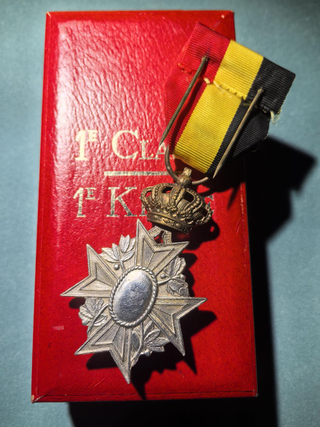 盛世勋华——号角文化勋章邮票专场拍卖第290期 比利时特级劳动功勋奖章  银制 带原盒