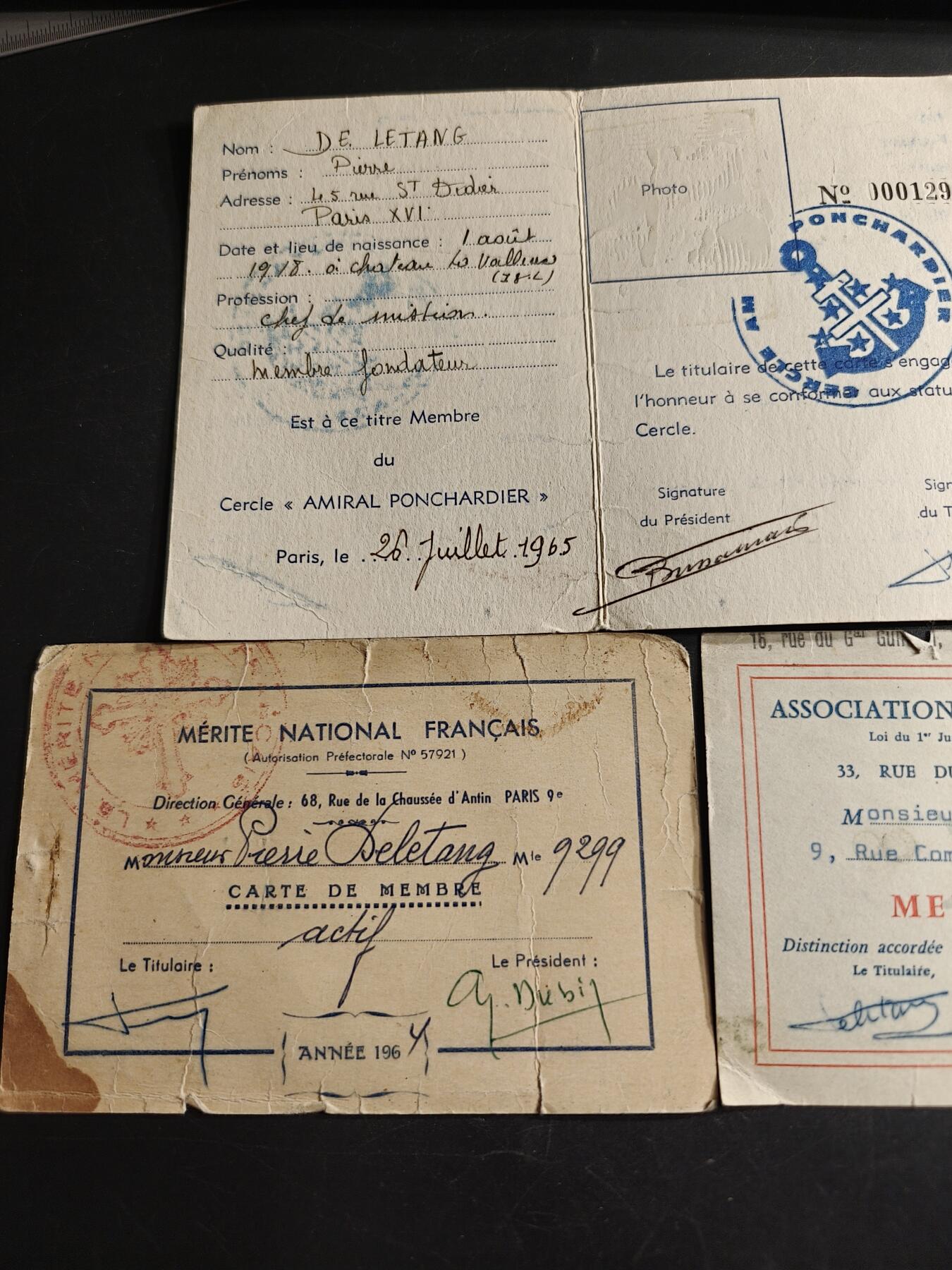 老王徽章第166期 大十字级英法友好协会勋章       带证书以及协会终身成员证      获得者为皮埃尔•德莱唐先生