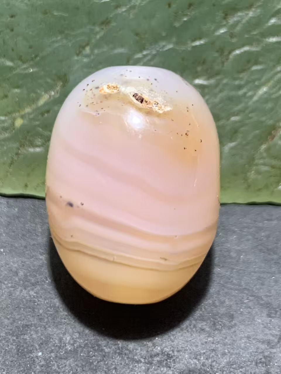 冰粉色海洋玉髓通货桶珠一颗，