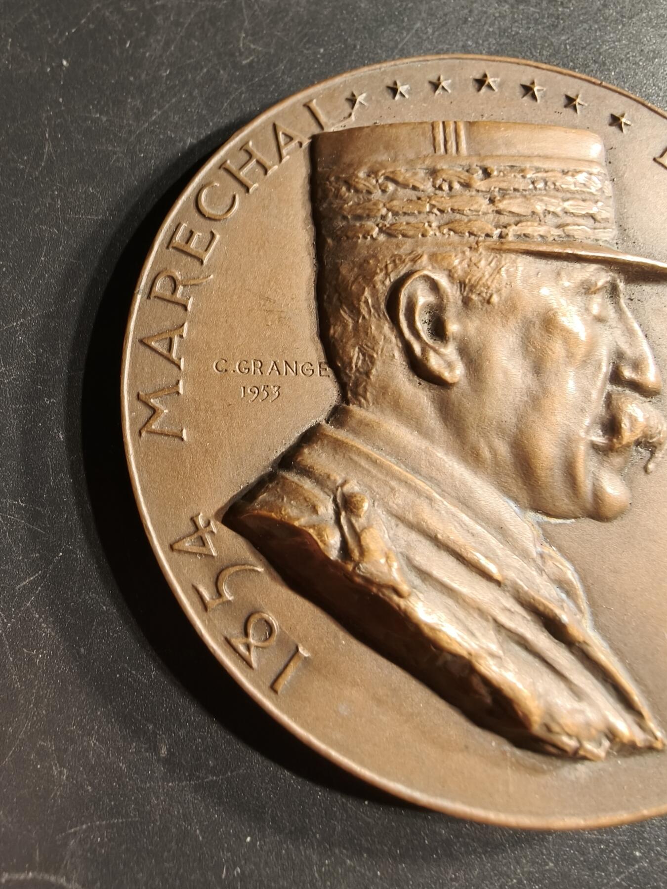 老王徽章第166期 法国陆军利奥泰元帅诞辰100周年大铜章     高浮雕    直径72mm.    重量169.5g