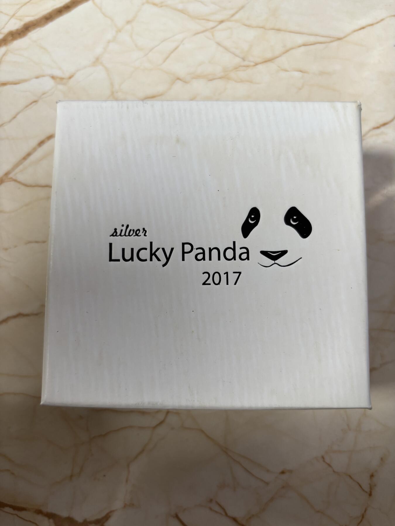 第183期拍卖 库克2017年幸运母子大熊猫仿古异形纪念银币，999银，88克，发行888枚