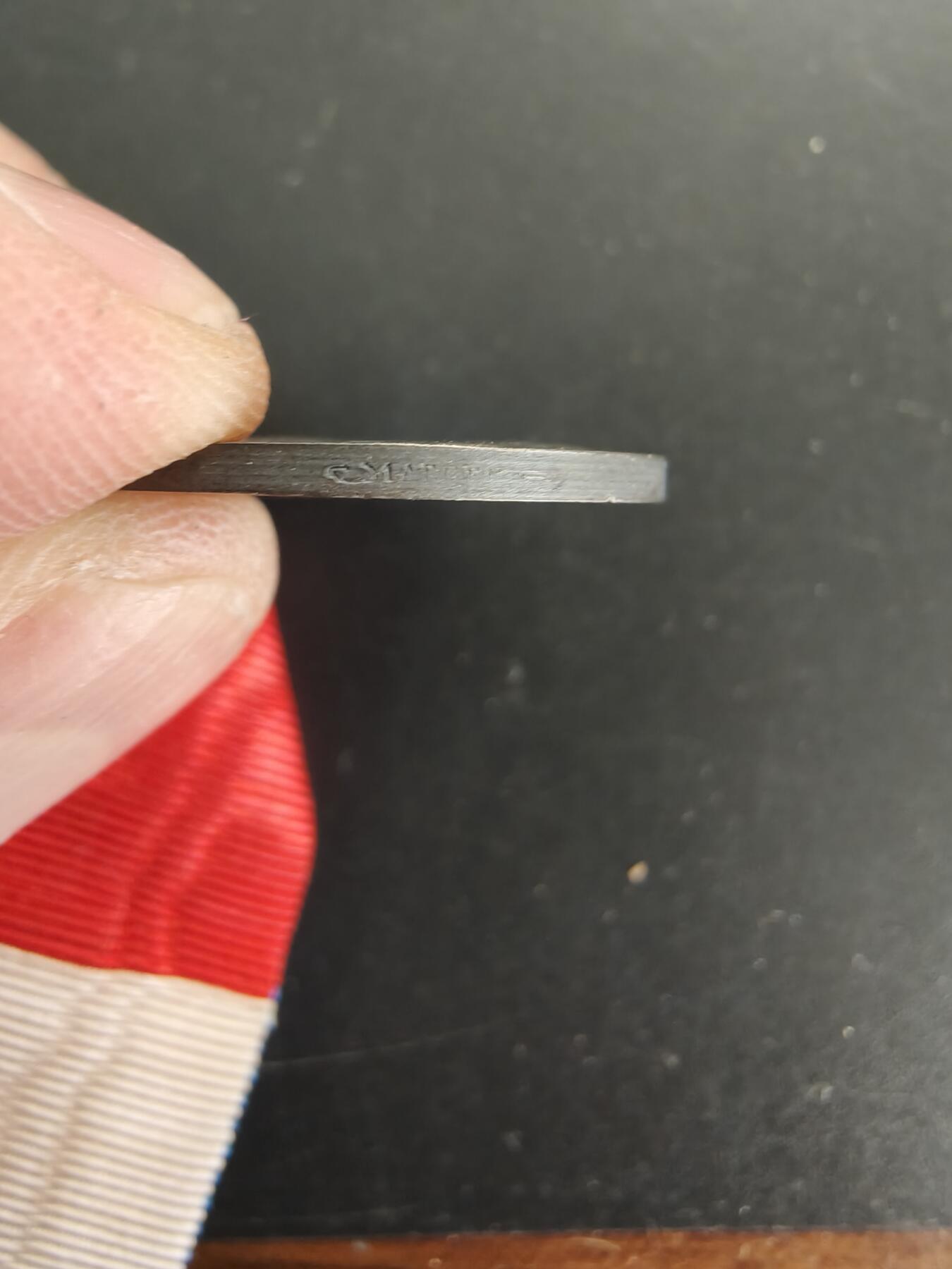 老王徽章第166期 法国银级劳工奖章     原盒    1914年一战时期版本    做工精湛    950银材质      12.9g