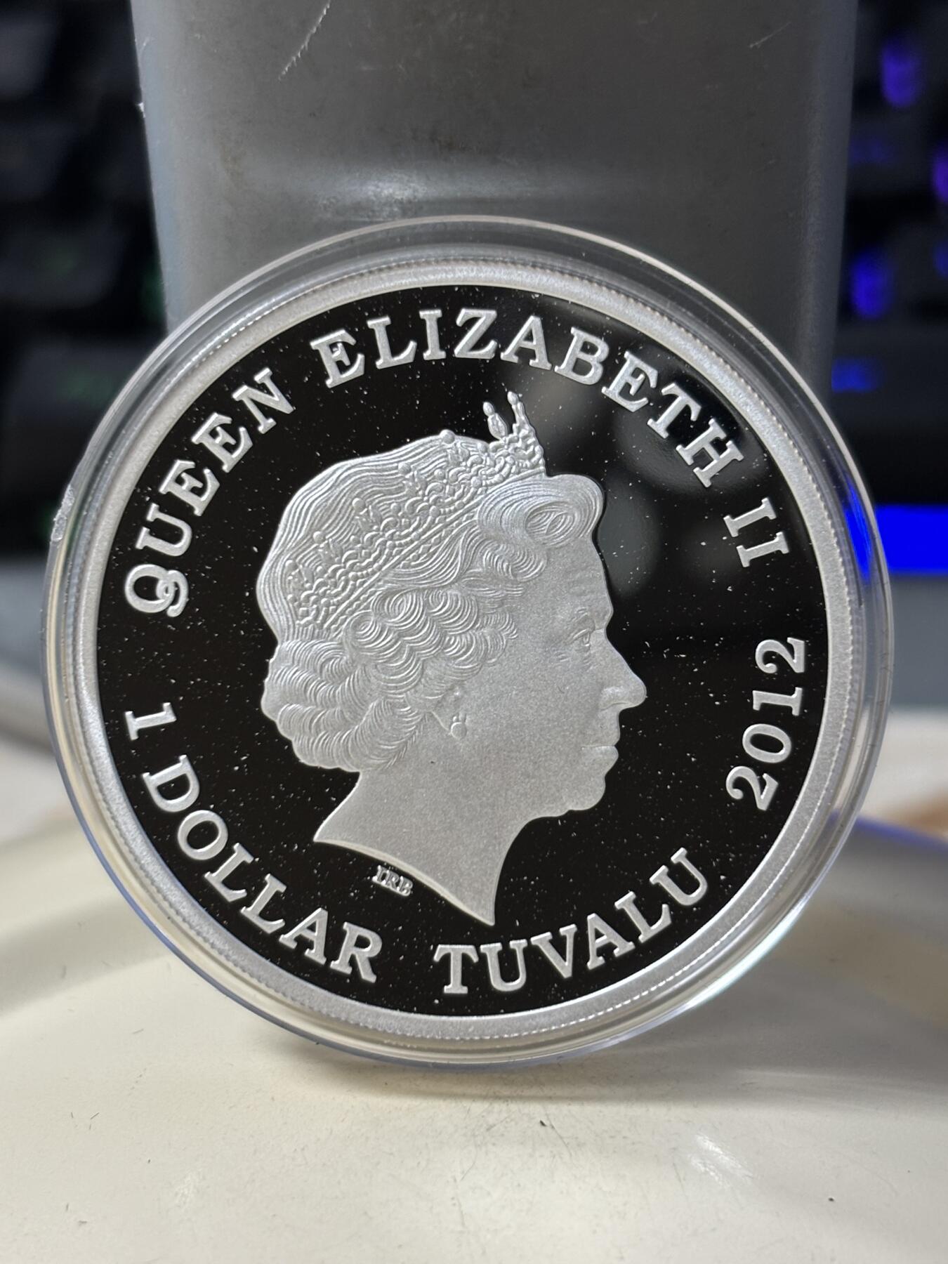 第183期拍卖 图瓦卢2012年亚洲动物西伯利亚虎精制彩色纪念银币，999银，1盎司