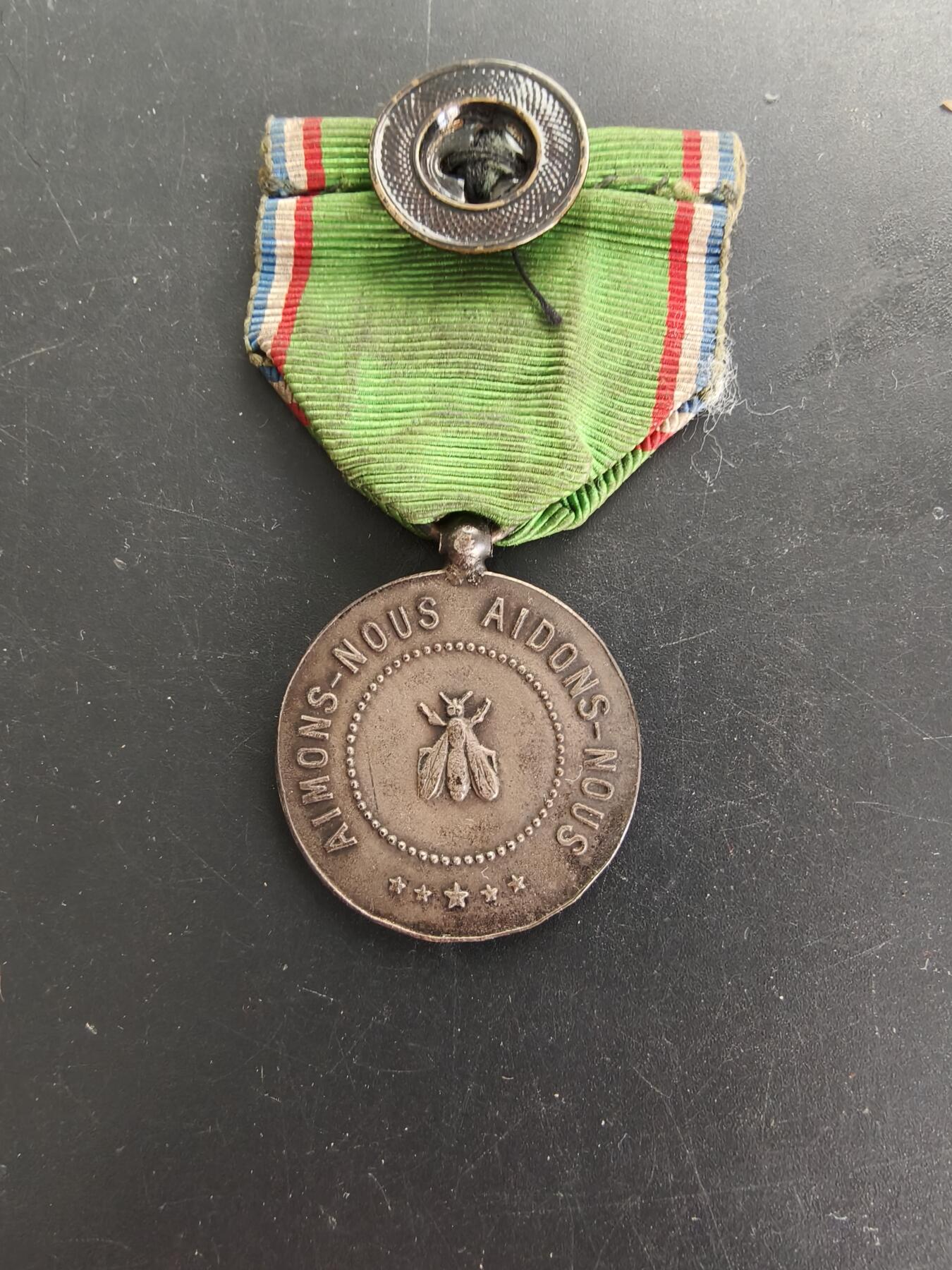 老王徽章第166期 法国银级互助会纪念章