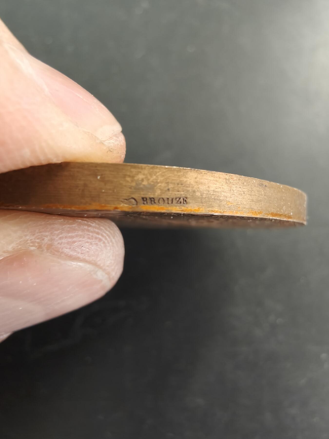 老王徽章第166期 法国战争部战争准备大铜章     原盒     直径50mm.    重量67.4g