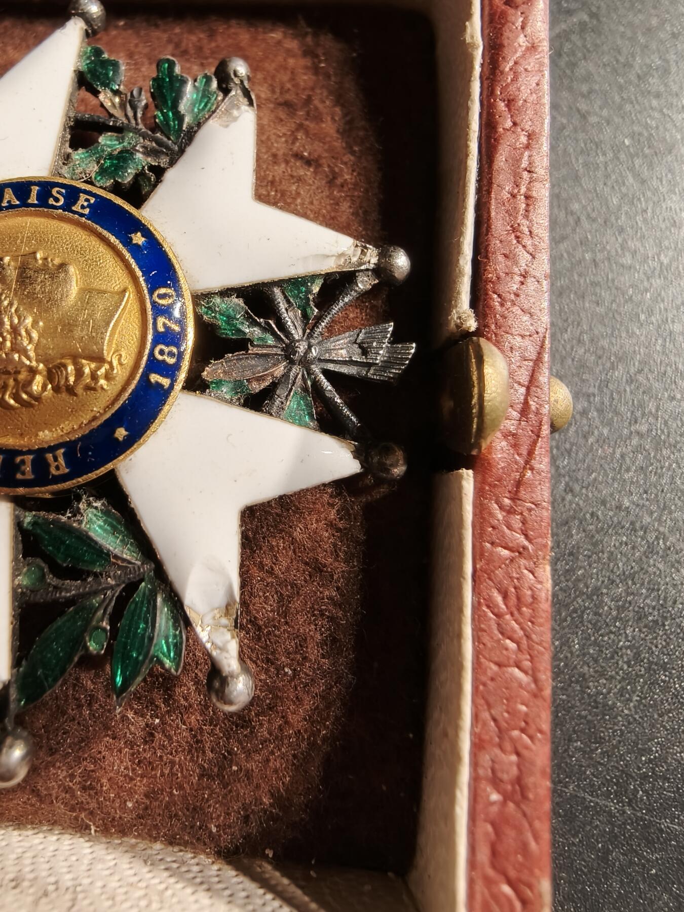 老王徽章第166期 法国骑士级荣誉军团勋章     银质珐琅    三共时期    原盒