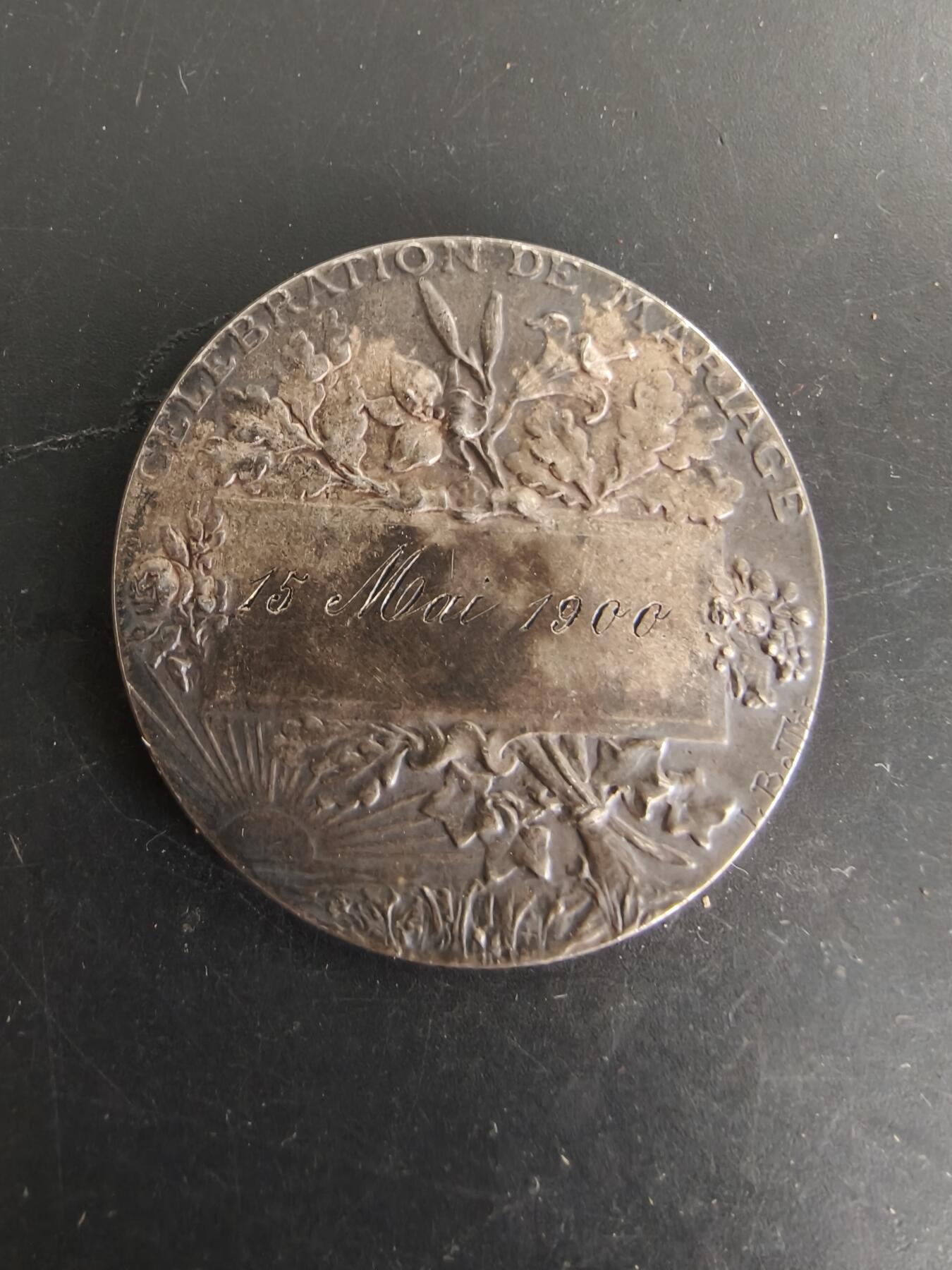 老王徽章第166期 法国大尺寸婚章    大师波特版     原盒    950银    直径42mm.    重量35.2g