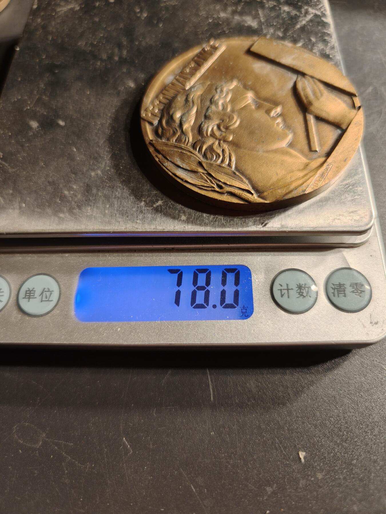 老王徽章第166期 法国感恩大铜章     直径56mm.   重量78g