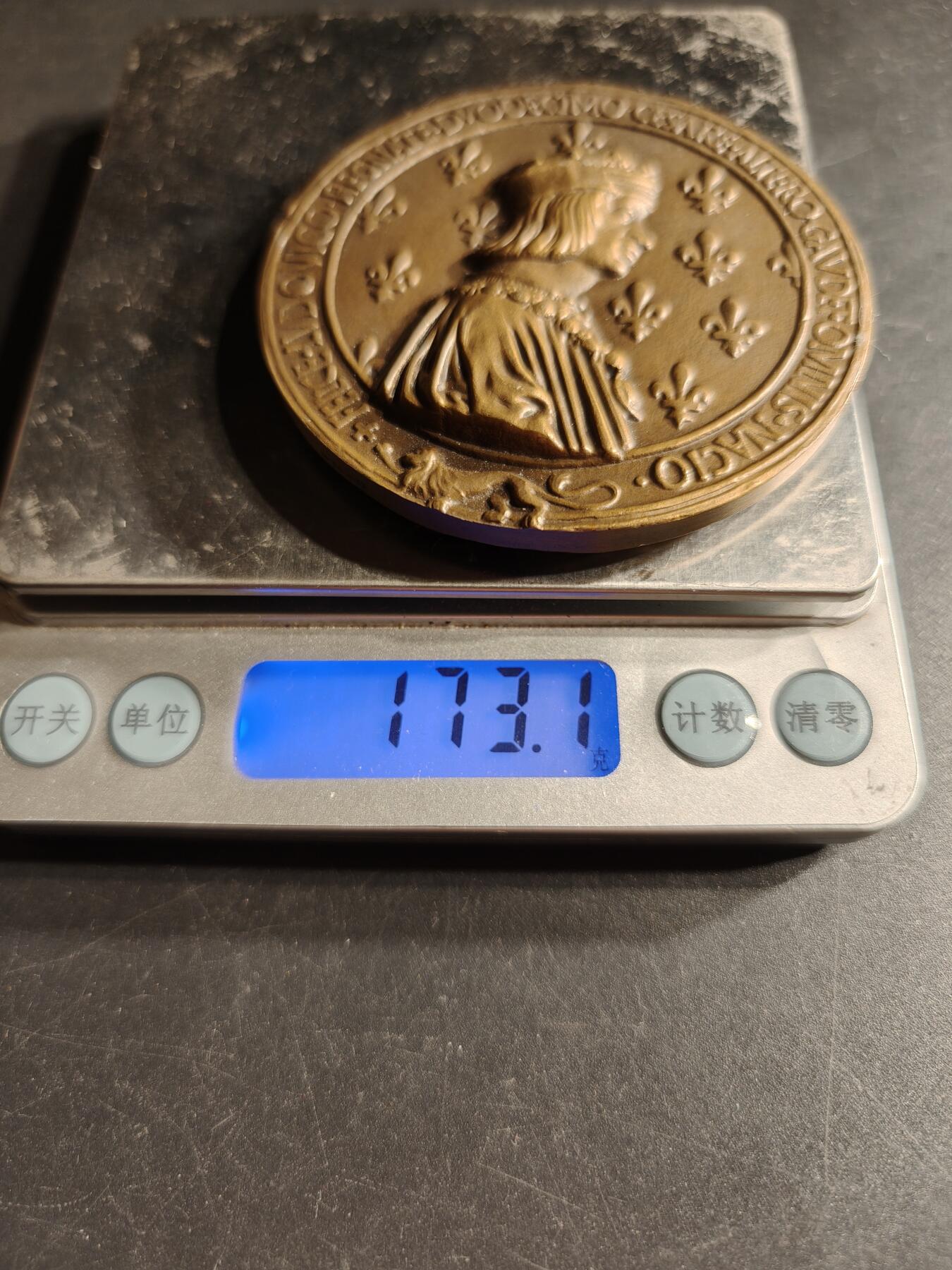 老王徽章第166期 法国路易十二世国王（1498-1515）与王后布列塔尼的安妮大铜章     高浮雕     原盒     直径72mm.    重量173.1g