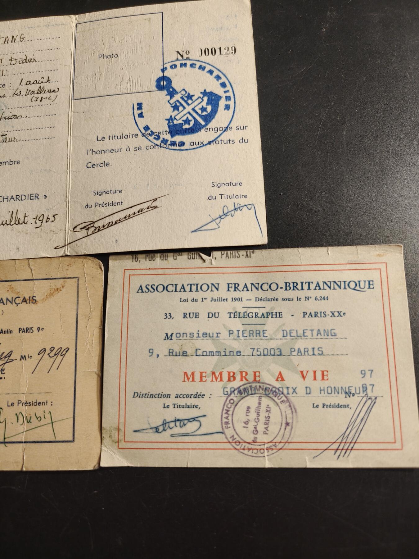 老王徽章第166期 大十字级英法友好协会勋章       带证书以及协会终身成员证      获得者为皮埃尔•德莱唐先生