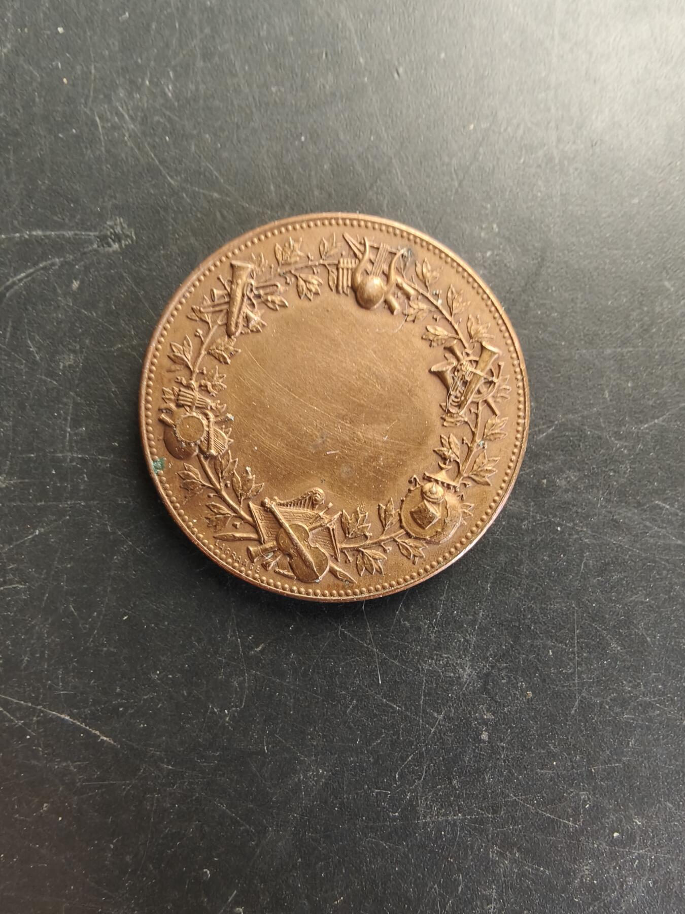 老王徽章第166期 法国音乐小天使大铜章     直径28mm.   重量10g