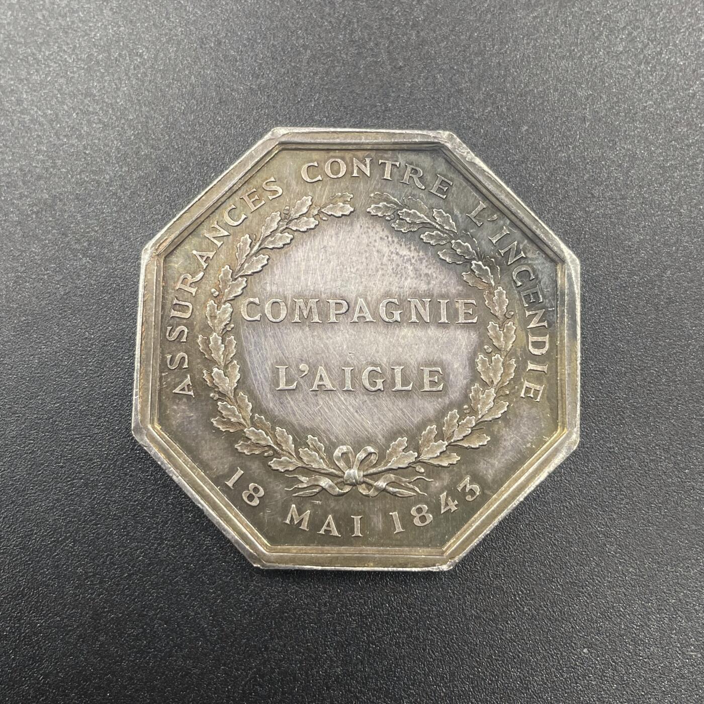 「木头集藏」章牌精品专场！ 法国雄鹰火灾保险公司八角银章，直径：37 mm，19.3 g，蜜蜂 ARGENT，品相不错。