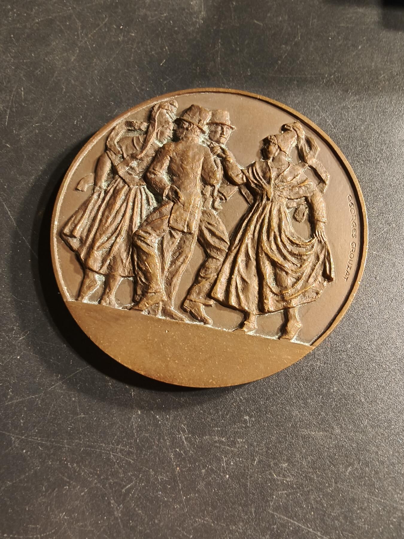 老王徽章第166期 法国上诺曼底大区大铜章    高浮雕    Crouzat作品     直径68mm.   重量140g