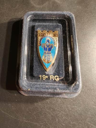 老王徽章第166期 - 法国第19工兵团证章    亚瑟贝特朗造     原盒