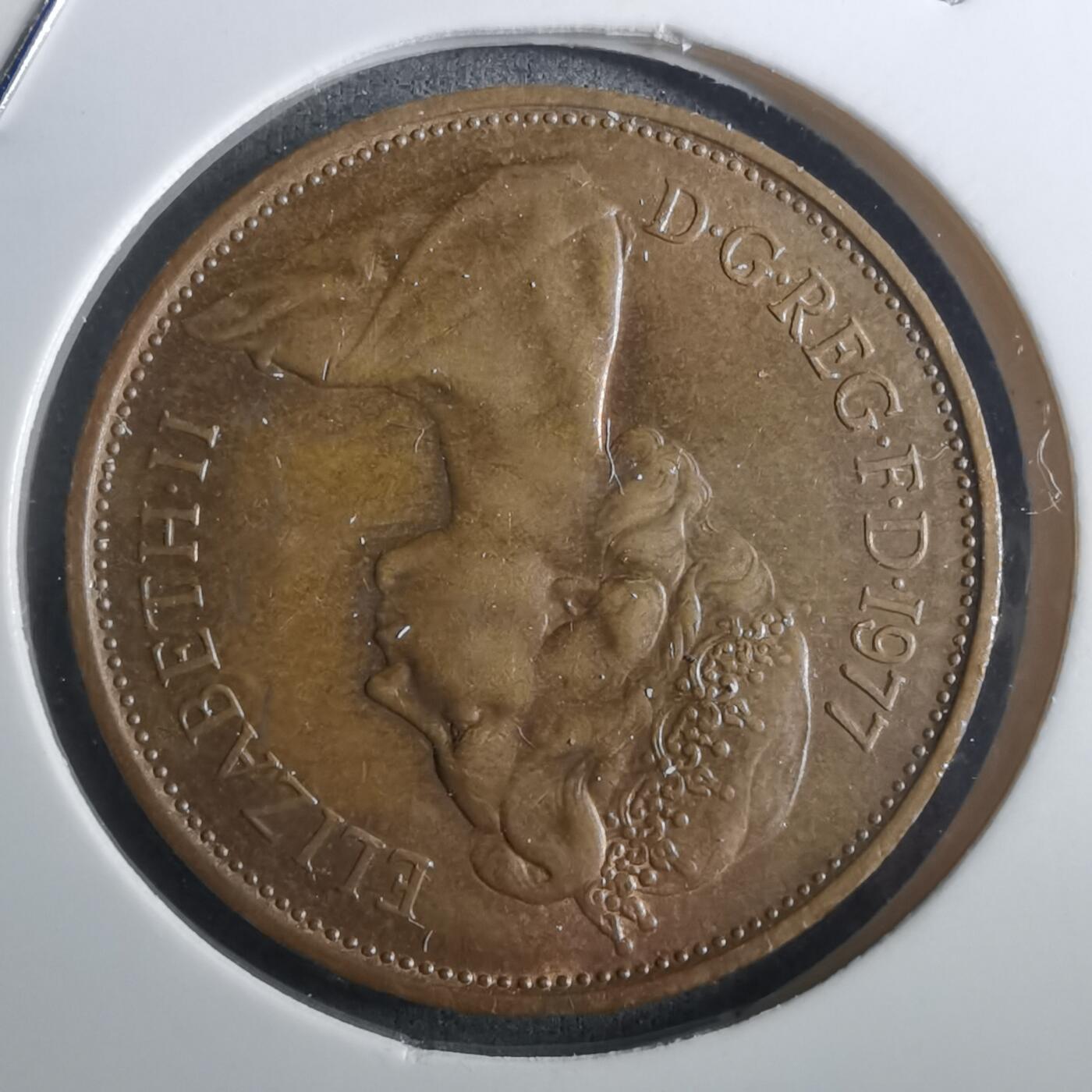 沼泽如烟--第916场 英国1977年2便士