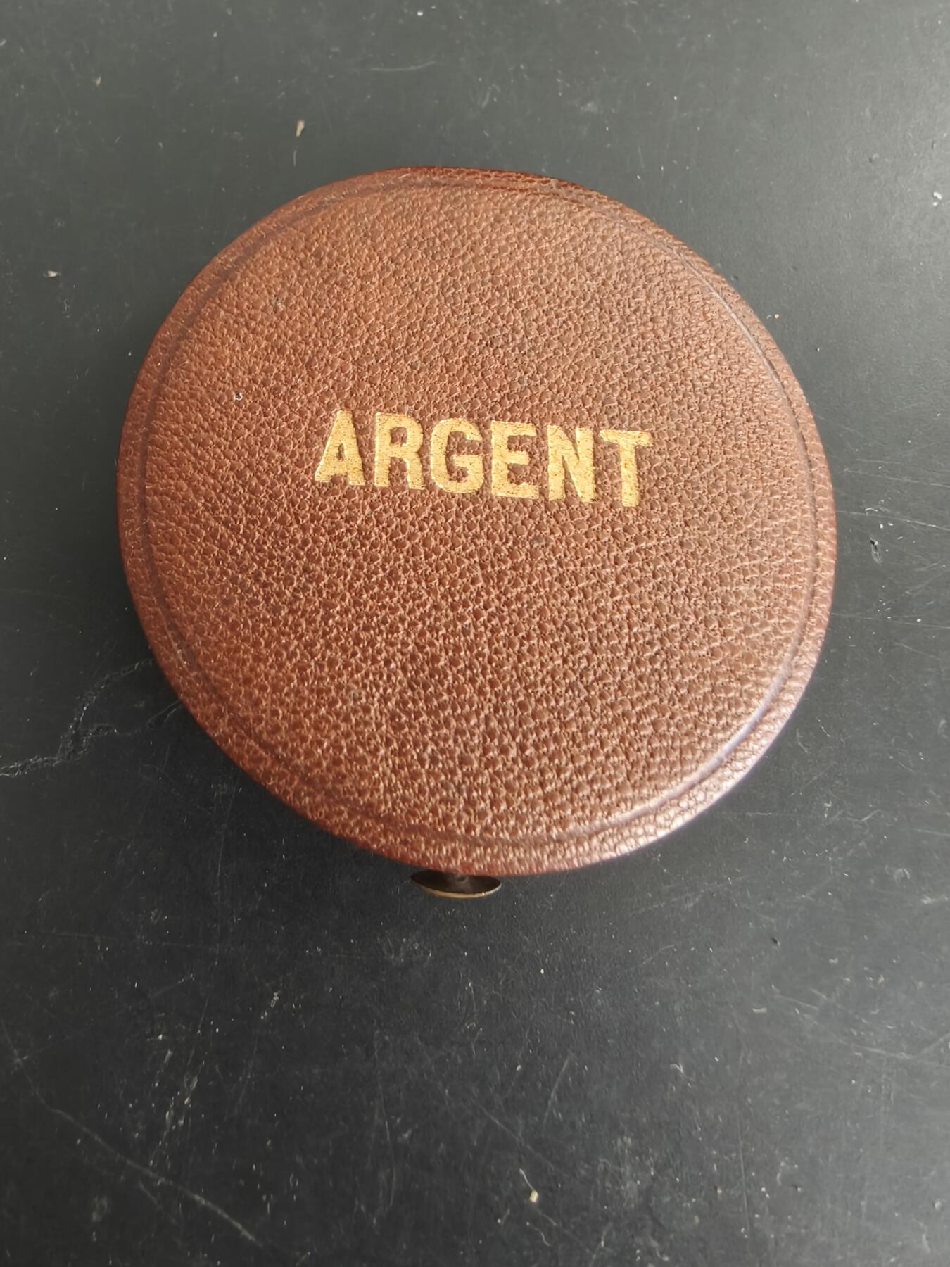 老王徽章第166期 法国大尺寸婚章    大师波特版     原盒    950银    直径42mm.    重量35.2g