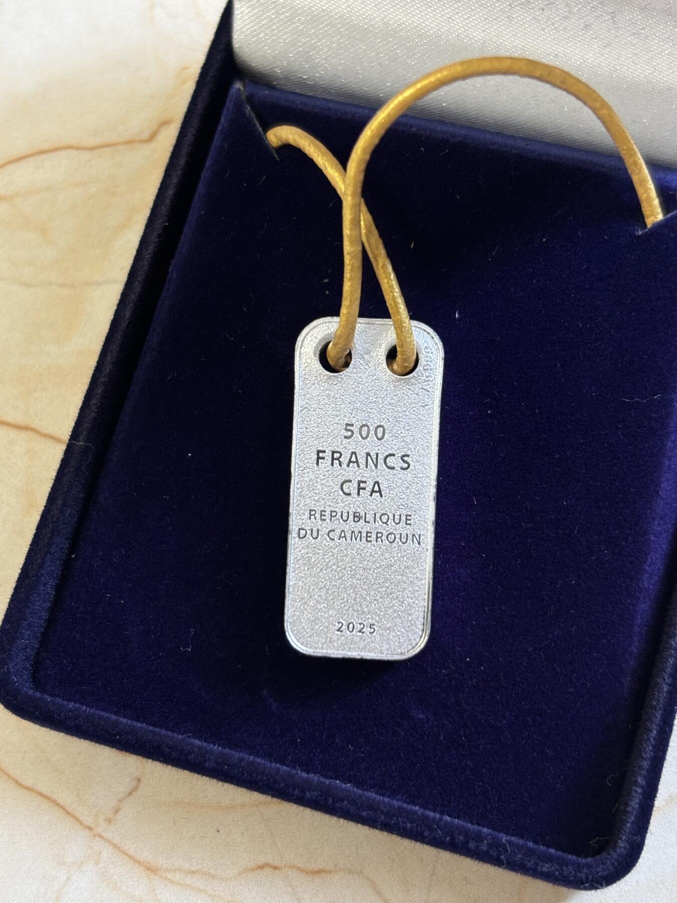 第183期拍卖 喀麦隆2025年中国生肖系列蛇年吊坠纪念彩色银币，999银，发行777枚，10克