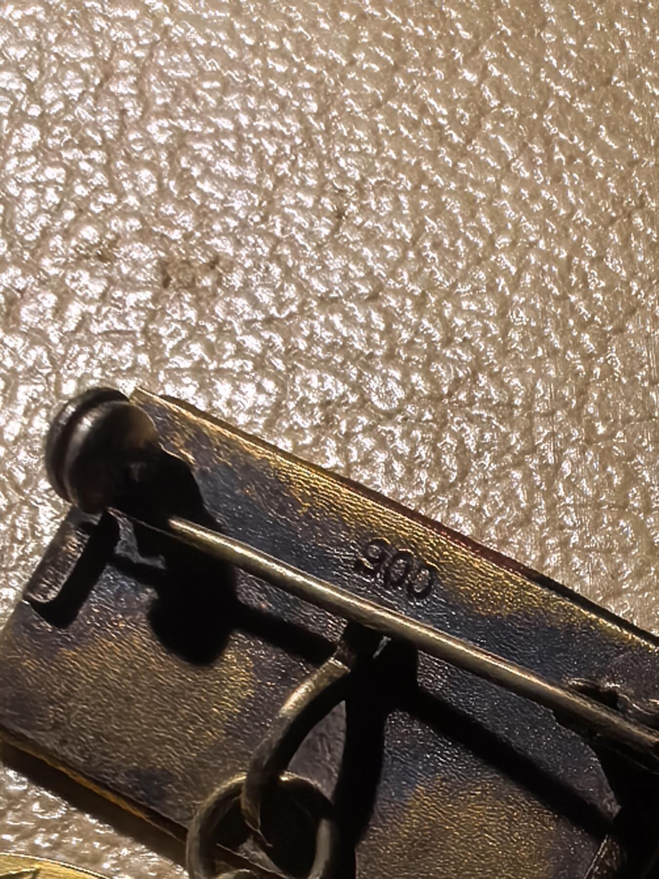 盛世勋华——号角文化勋章邮票专场拍卖第290期 东德国家荣誉 歌德奖金 高级国家勋赏 非常罕见 带原盒和勋略 1952年 章体750金标 上挂900银标 目录价1300欧参见图3