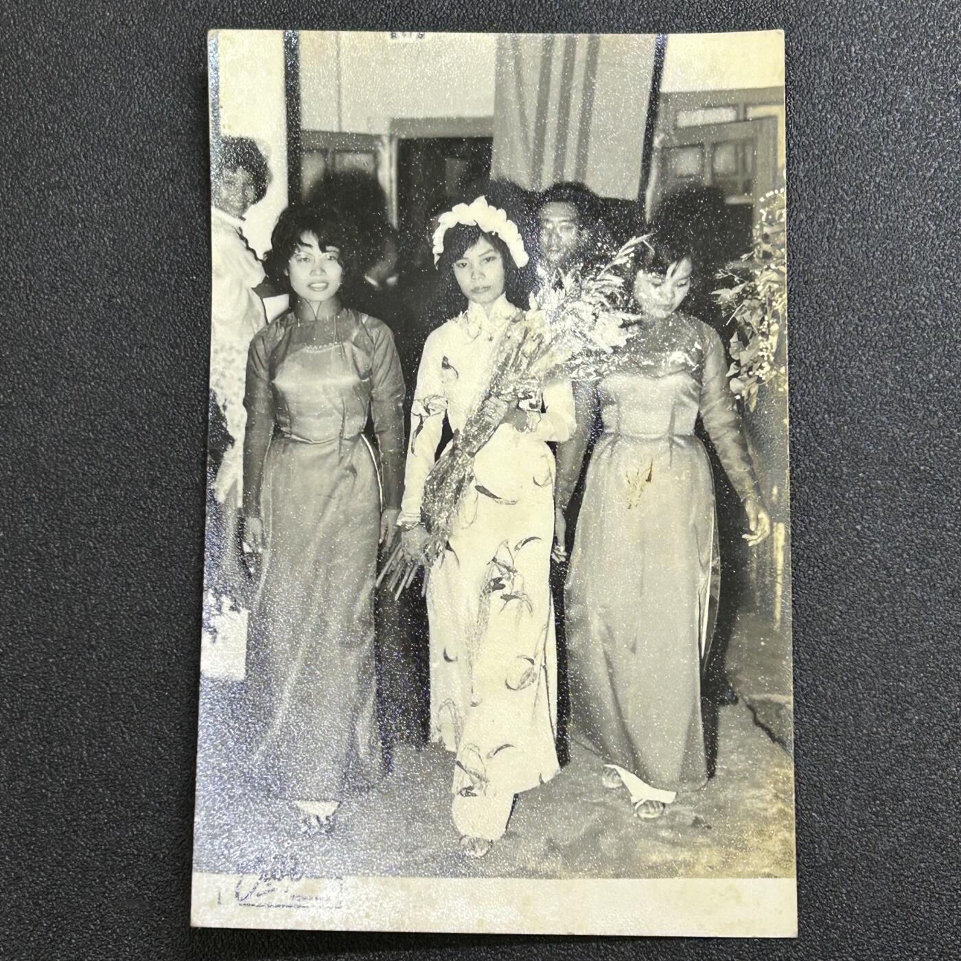 西秦中古拍卖第六十七期 越南 南越西贡政府 结婚照