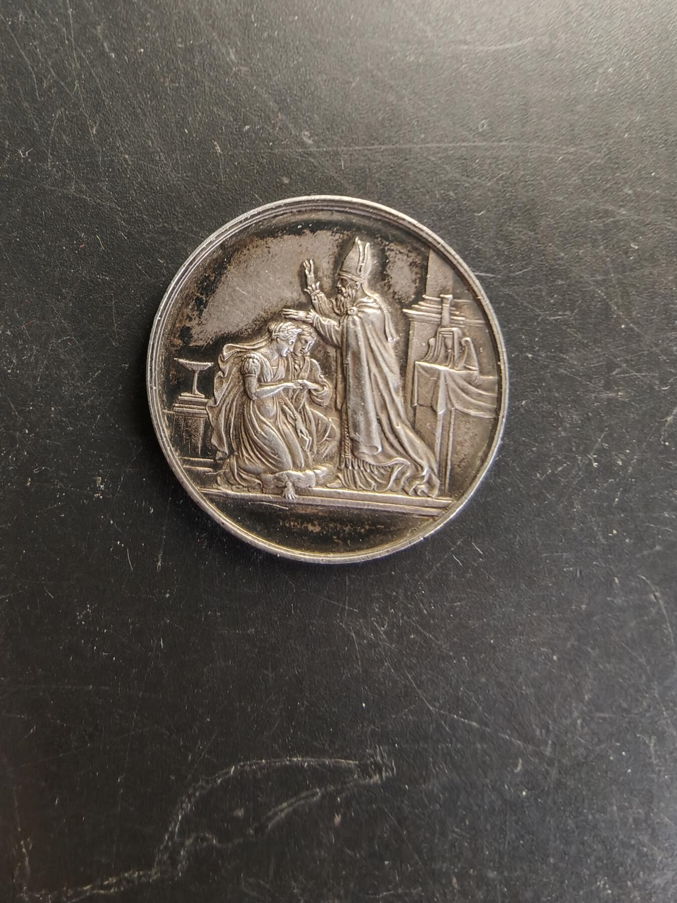 老王徽章第166期 法国银婚章    蜜蜂950银标    直径28mm.   重量10g