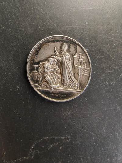 老王徽章第166期 - 法国银婚章    蜜蜂950银标    直径28mm.   重量10g