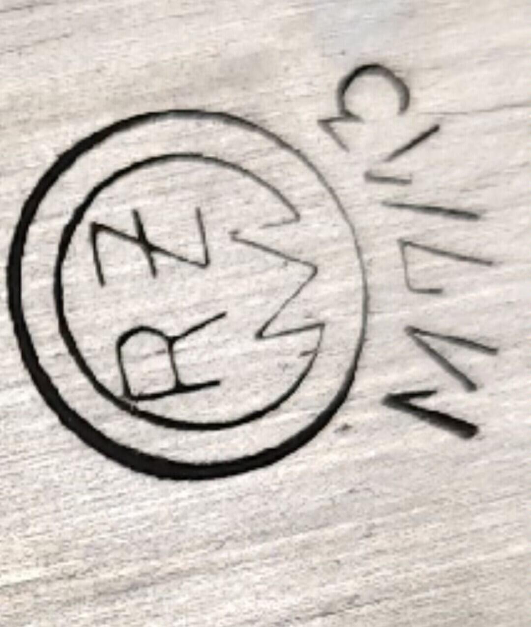 ww两，青年团小刀一套品相很好，刀面没有严重磨损，rzm m7/13标，