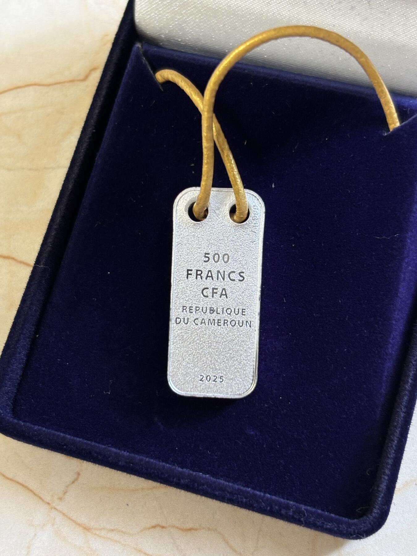 第183期拍卖 喀麦隆2025年中国生肖系列蛇年吊坠纪念彩色银币，999银，发行777枚，10克