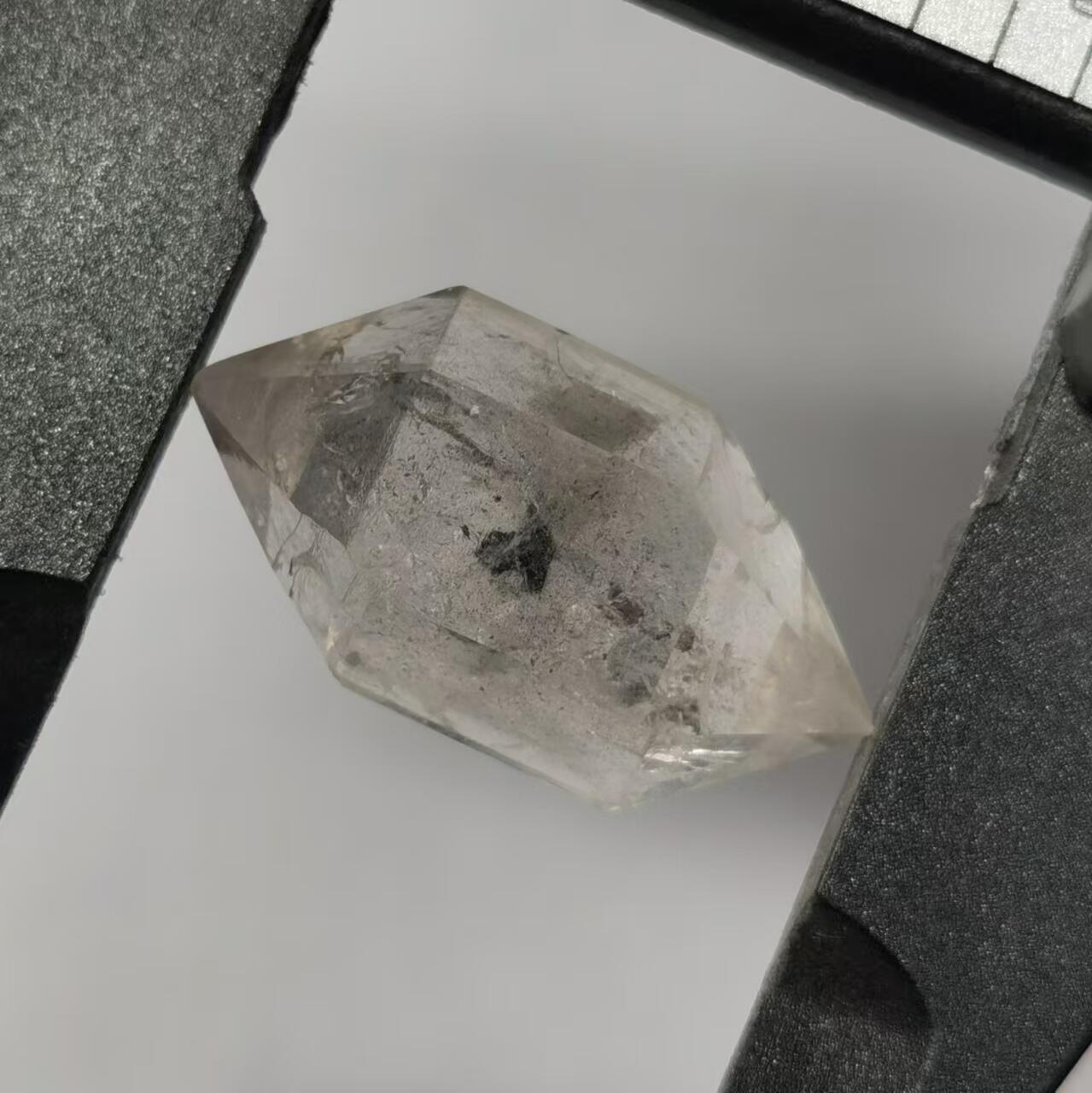 七河·世界钱币杂件水晶矿标小拍（总第29期） 藏家出品 X650 有万花筒效应的云贵闪灵水晶 本件拍品由合作藏家负责邮寄