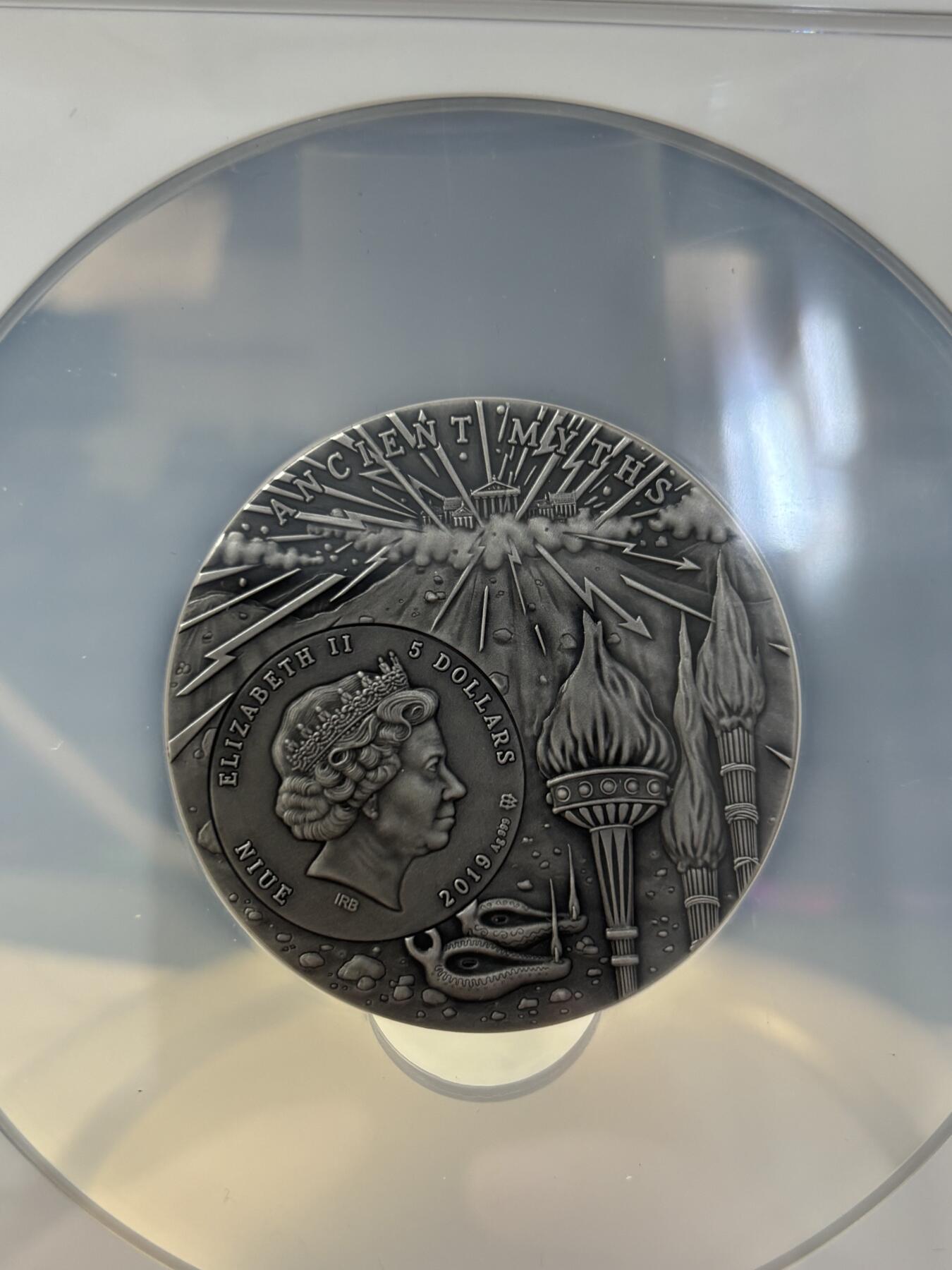 第183期拍卖 纽埃2019希腊神话系列普罗米修斯2盎司镀金银币NGC-MS70首无盒无证书，999银，发行500枚