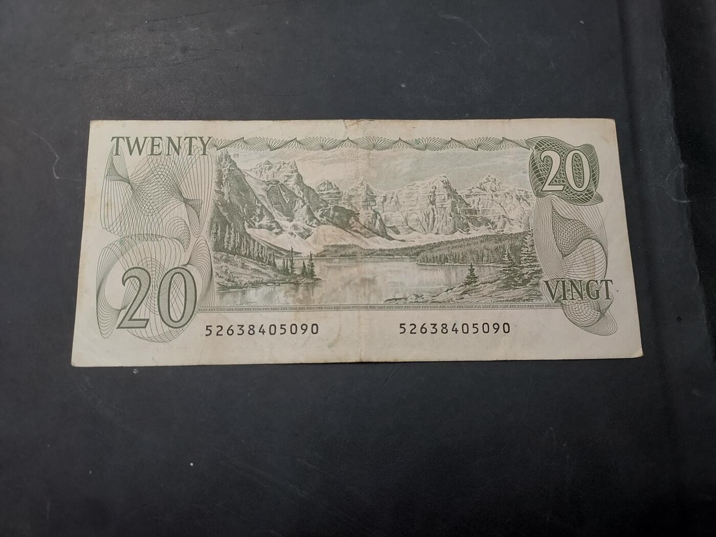 博彦收藏   12月3日 8点 钱币专场 1979加拿大 女皇20元 流通好品