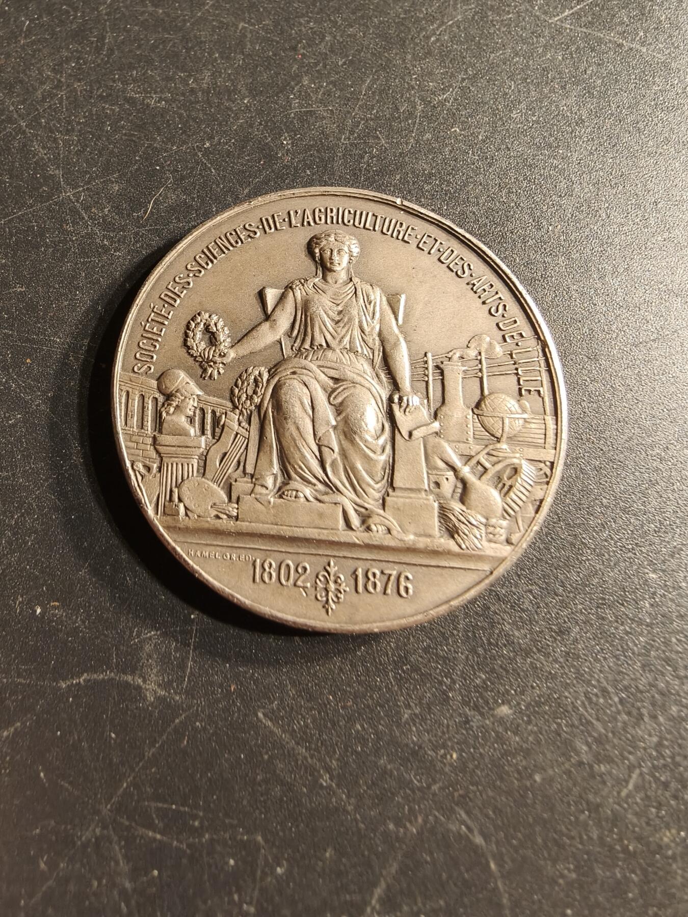 老王徽章第166期 法国里尔市农业科学协会大银章    原盒   800银   直径41mm.   重量39g