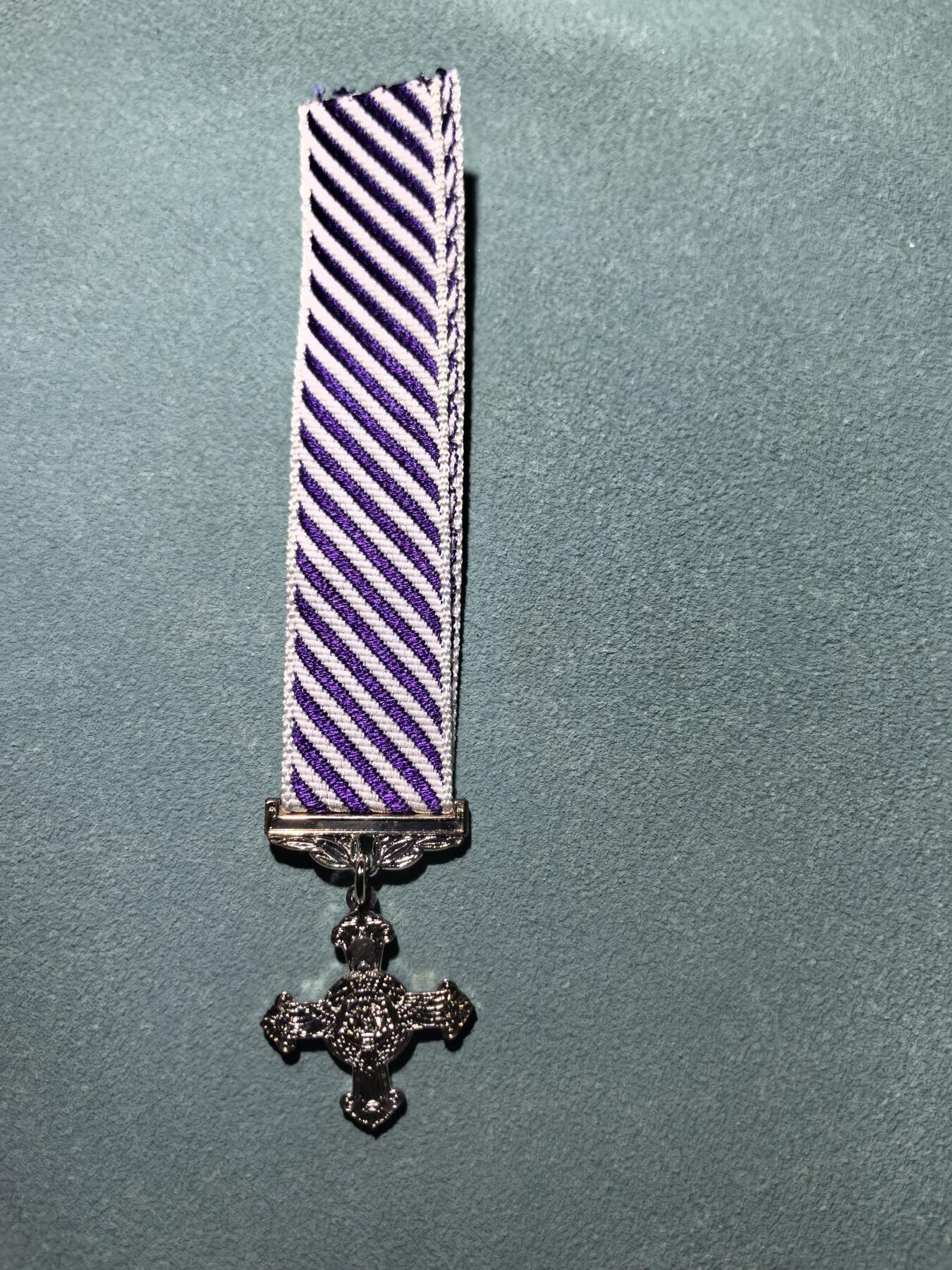 盛世勋华——号角文化勋章邮票专场拍卖第290期 英国杰出飞行十字勋章迷你章 伊丽莎白二世版 极为罕见