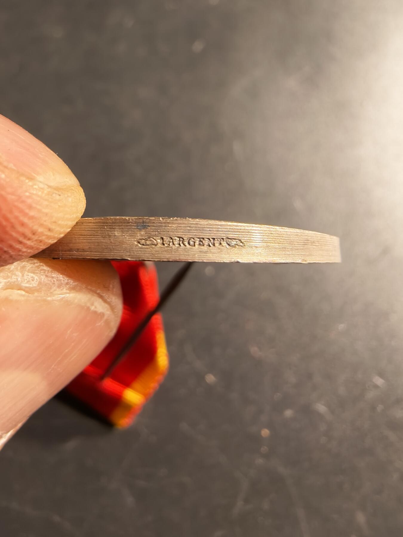 老王徽章第166期 法国银级东方工业协会奖章      950银       28g