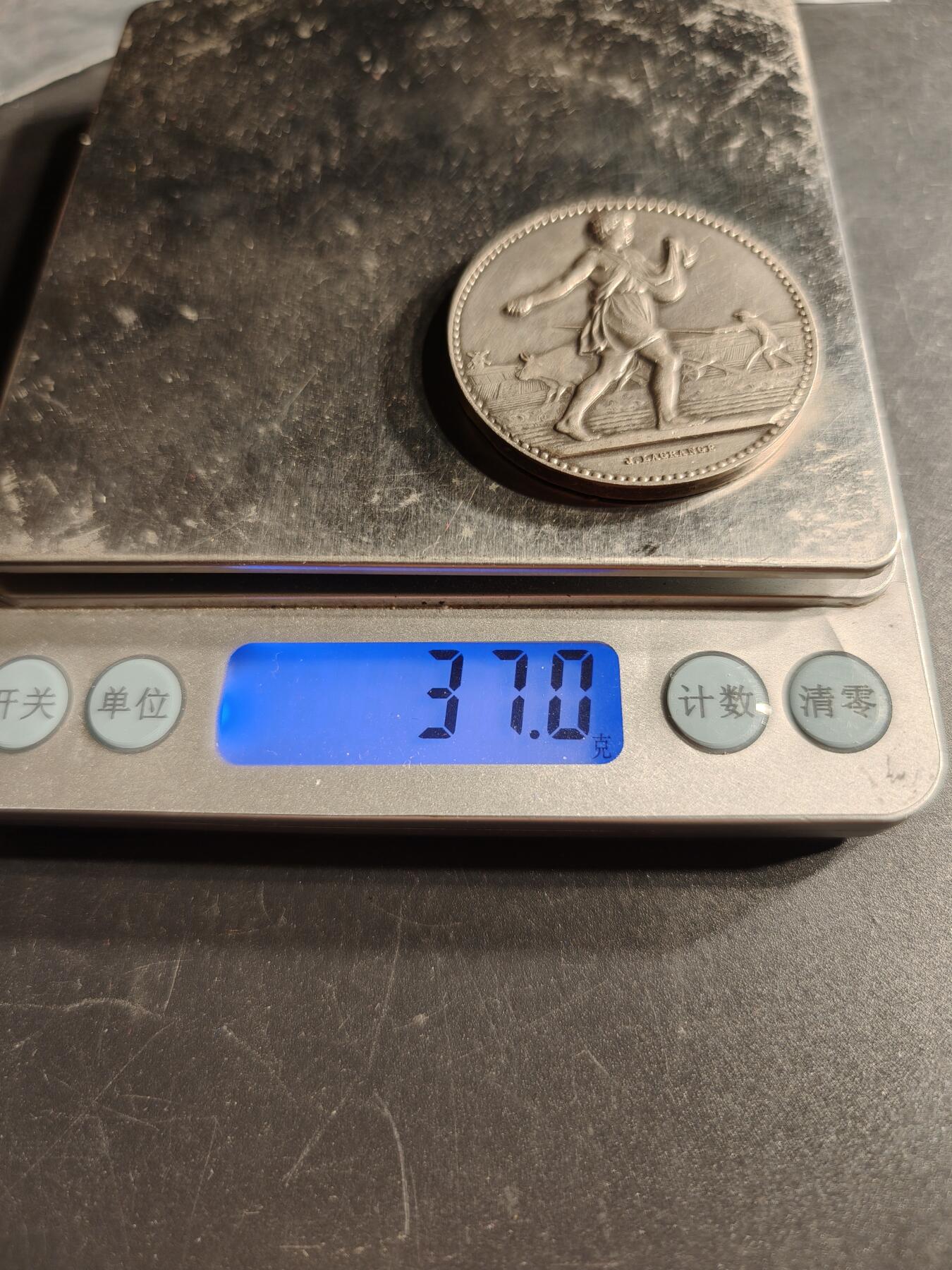 老王徽章第166期 法国里尔地区农业互助信贷银行大银章    950银    直径41mm.   重量37g