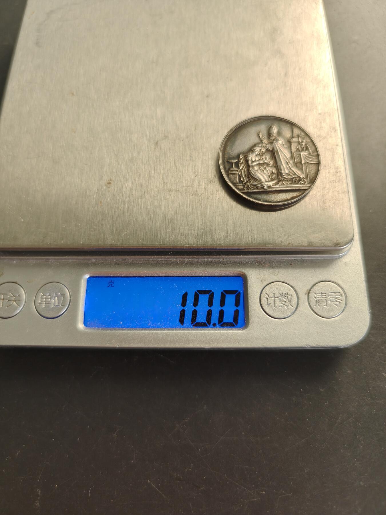 老王徽章第166期 法国银婚章    蜜蜂950银标    直径28mm.   重量10g