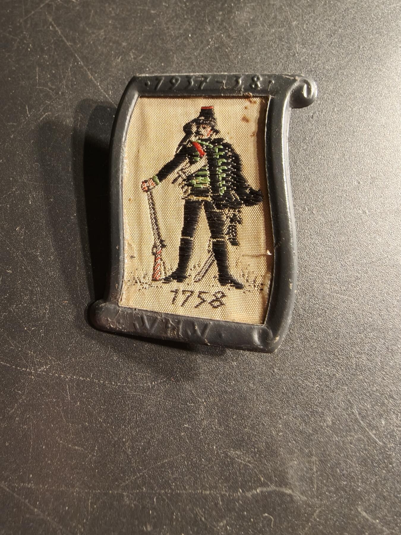 老王徽章第166期 德三WHW1758年普鲁士骷髅头骠骑兵团骑兵证章