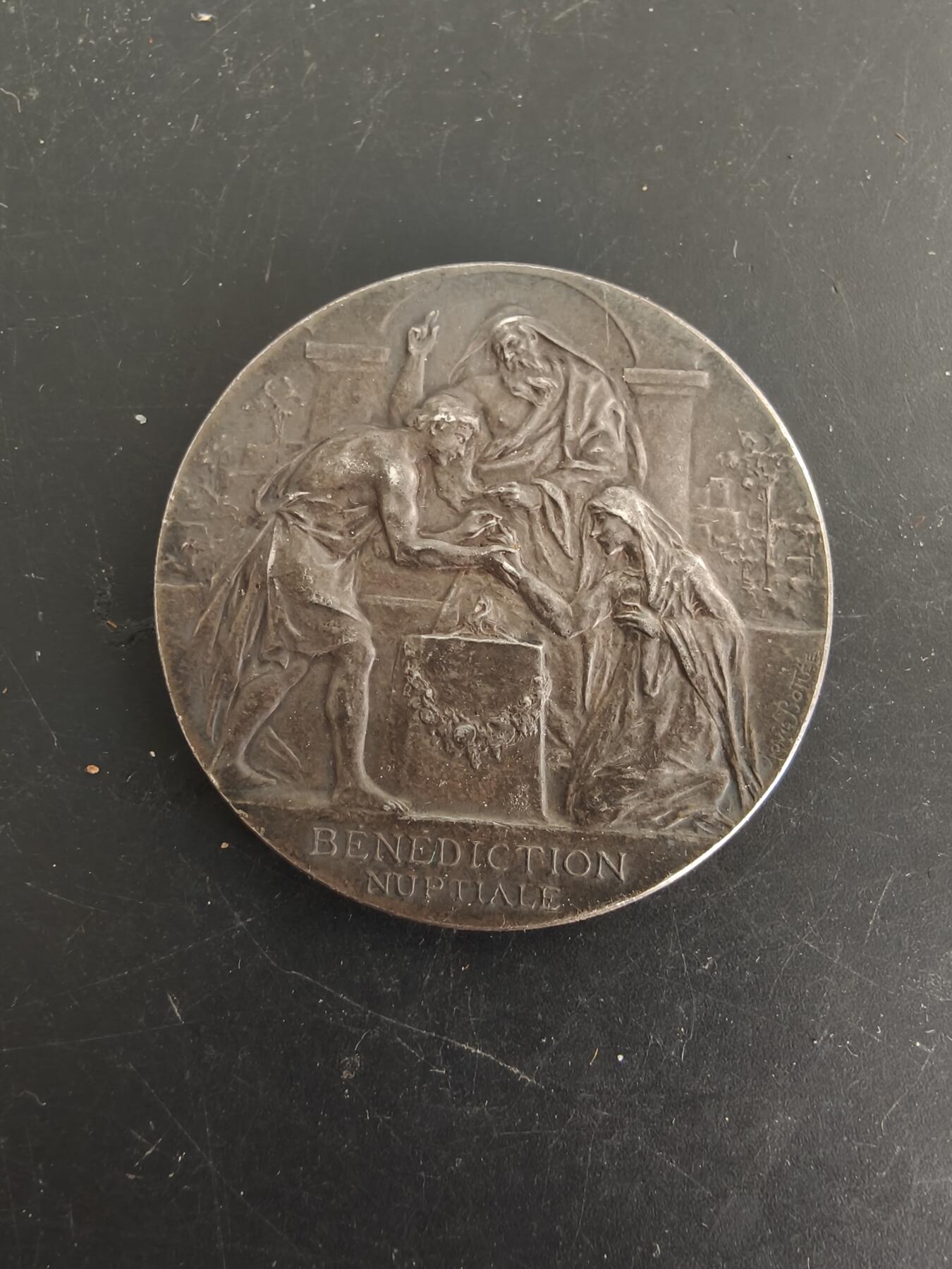 老王徽章第166期 法国大尺寸婚章    大师波特版     原盒    950银    直径42mm.    重量35.2g