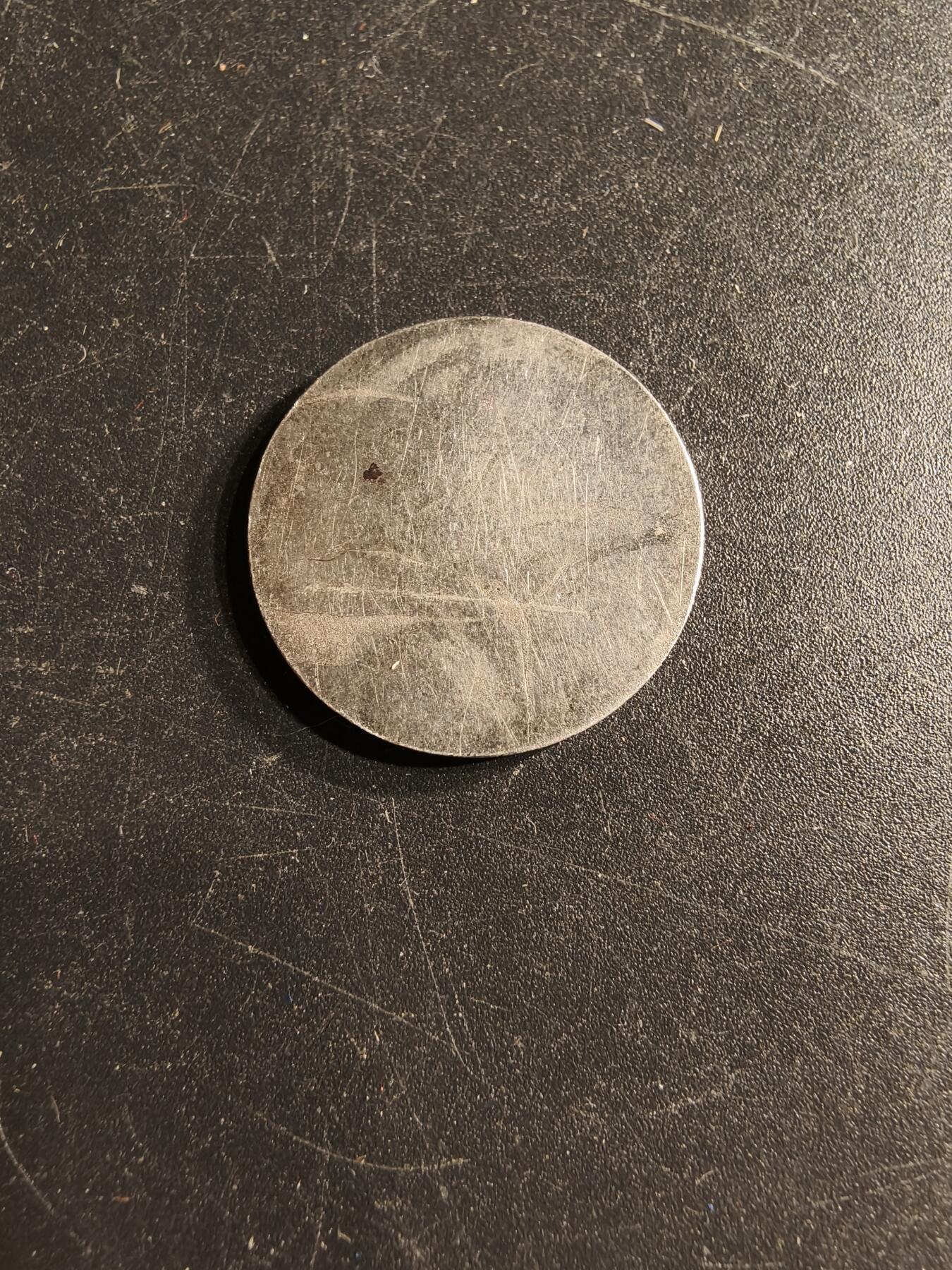 老王徽章第166期 法国亚眠市体育协会银章     950银    直径22mm.    重量6g