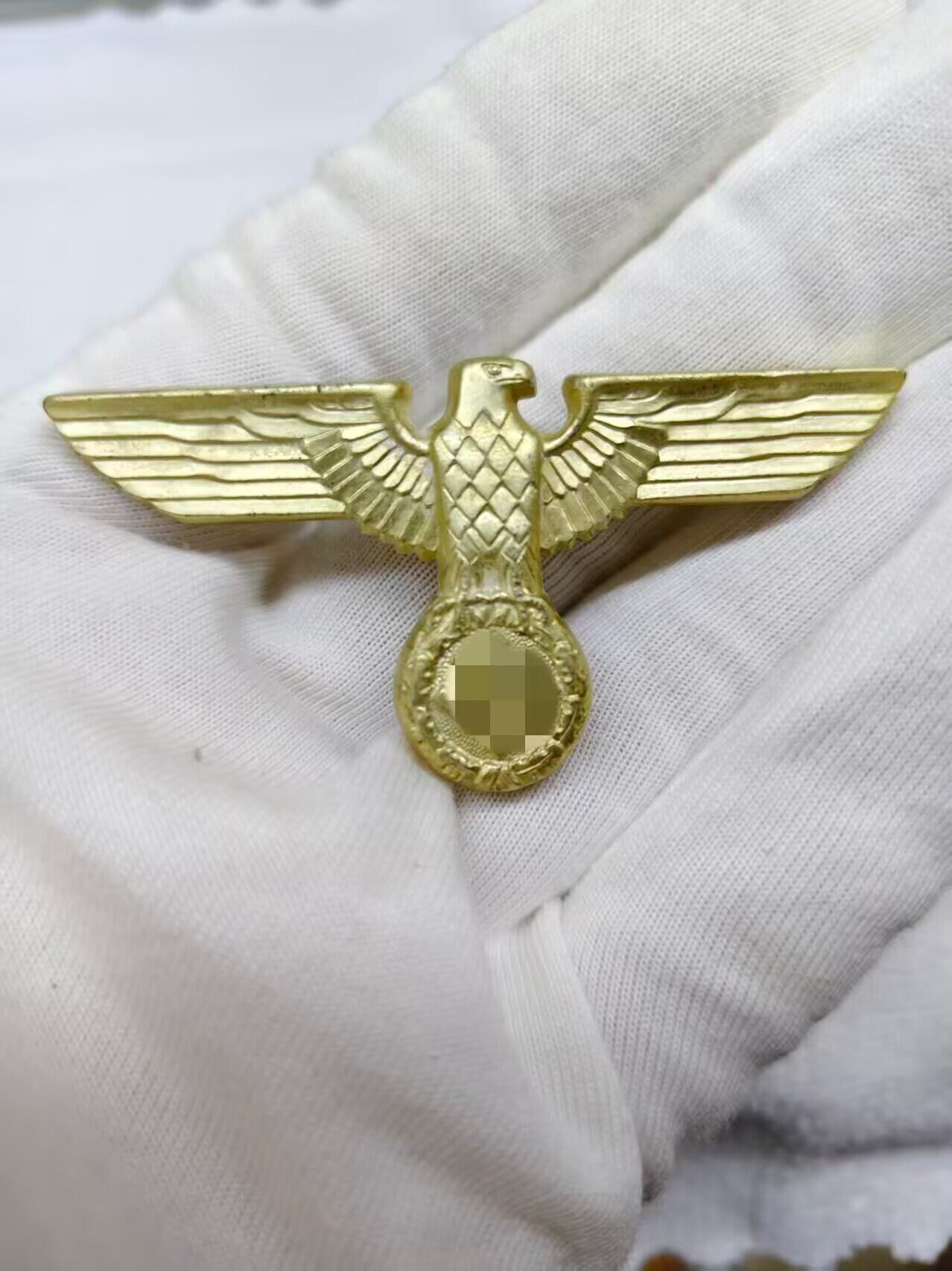 ww两，德三党政组织官员大檐帽帽徽，镀金铜底，背后rzm m1/44标