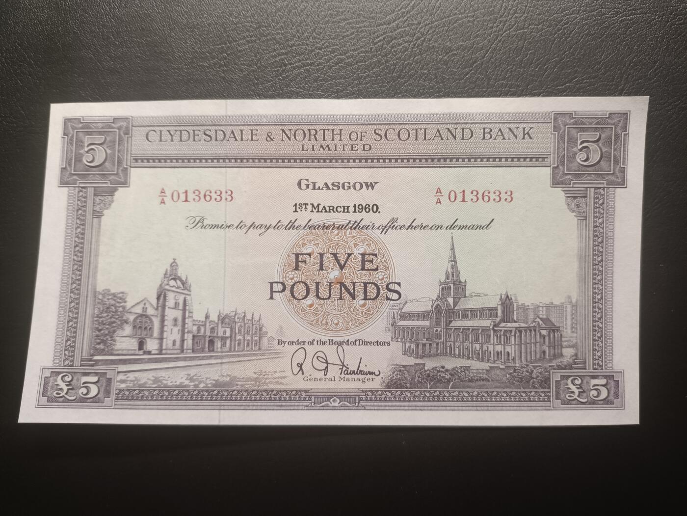 2025十一月第七期，总205期 苏格兰克莱斯戴勒和北部银行1960年5镑AUNC，象征两银行联合的两地地标性建筑阿伯丁大教堂和格拉斯哥大学，早期两家银行联合时期发行，稀有中高面值