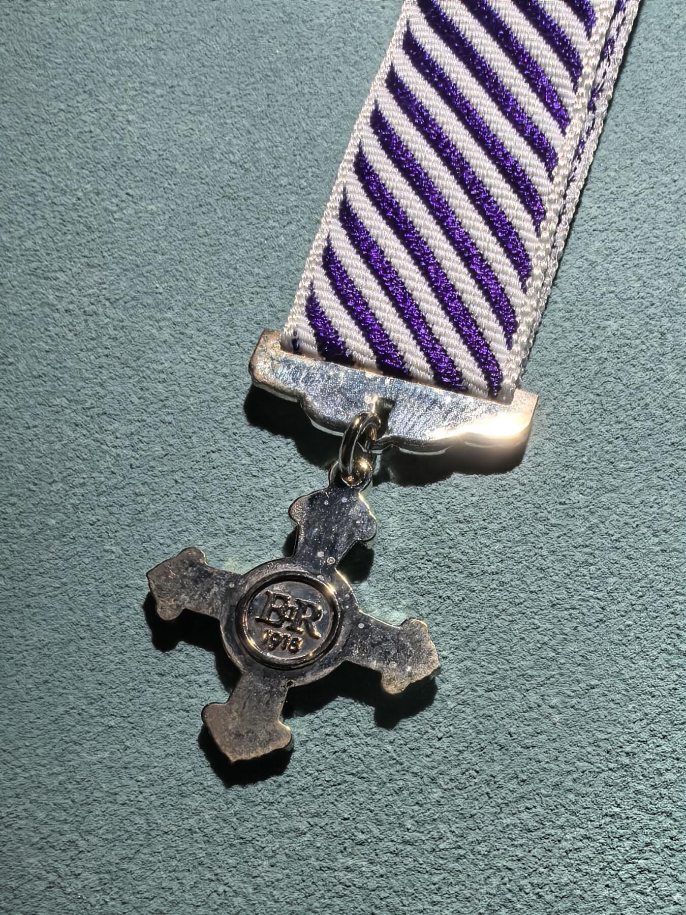 盛世勋华——号角文化勋章邮票专场拍卖第290期 英国杰出飞行十字勋章迷你章 伊丽莎白二世版 极为罕见