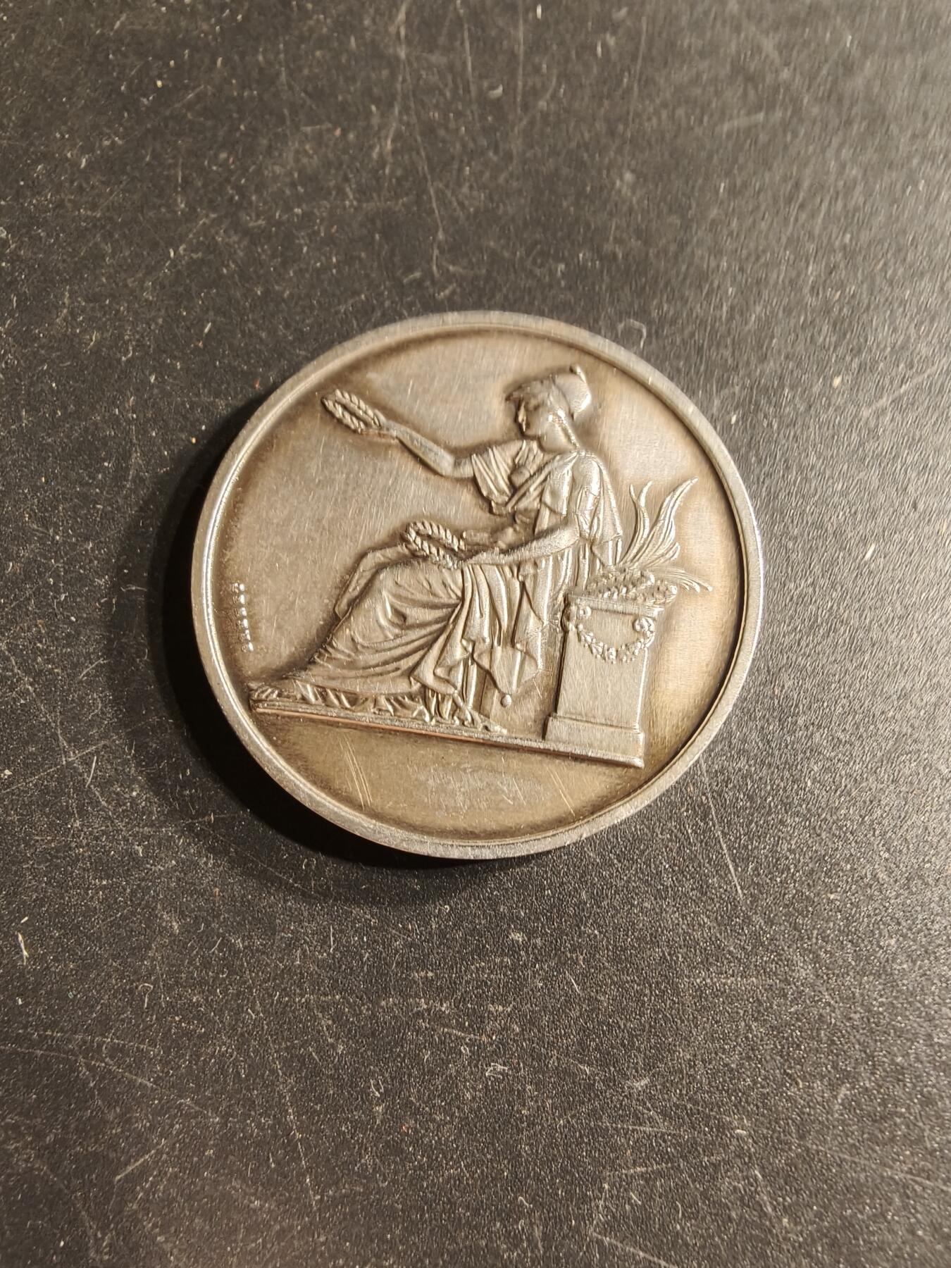 老王徽章第166期 法国1969年北部工业协会大银章    950银    直径38mm.   重量30g