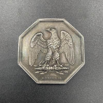 「木头集藏」章牌精品专场！ - 法国雄鹰火灾保险公司八角银章，直径：37 mm，19.3 g，蜜蜂 ARGENT，品相不错。