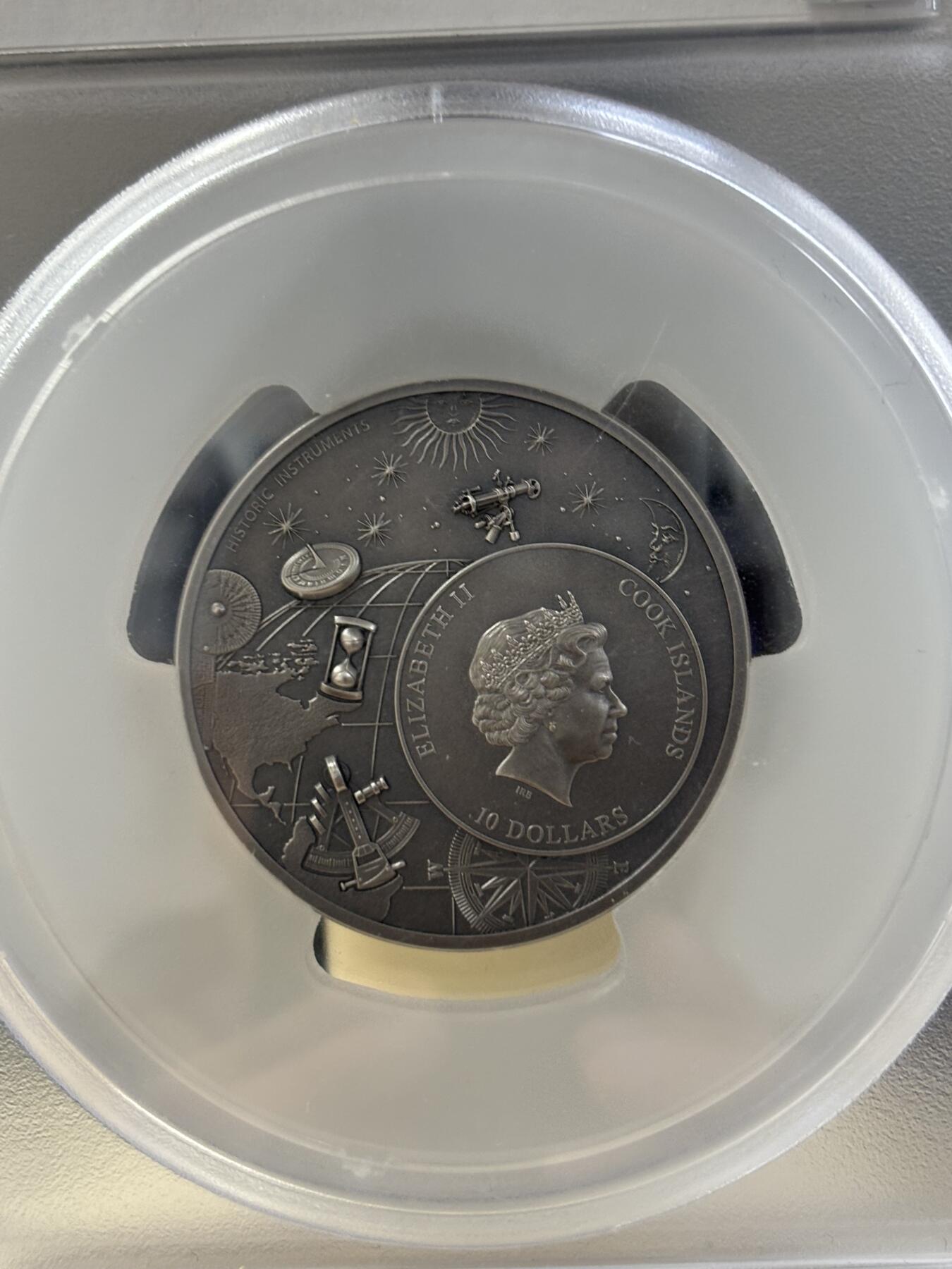 第183期拍卖 获奖库克2023年历史仪器星盘2盎司银币PCGS-MS70首无原盒证书，999银，发行1500枚，获克劳斯2024年度最佳克朗币大奖，