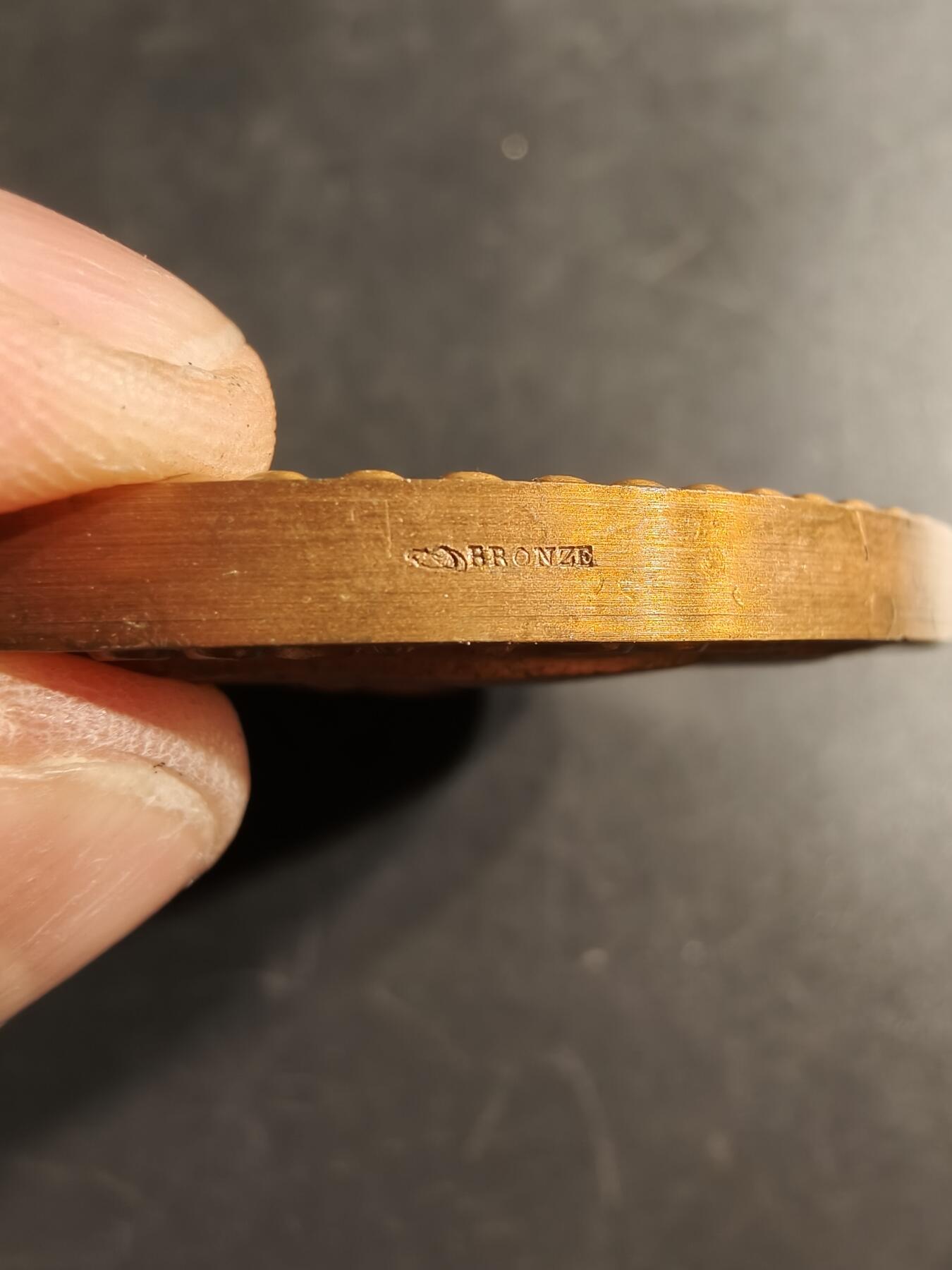 老王徽章第166期 法国洛林合并入法国200周年大铜章     直径68mm.   重量166.2g