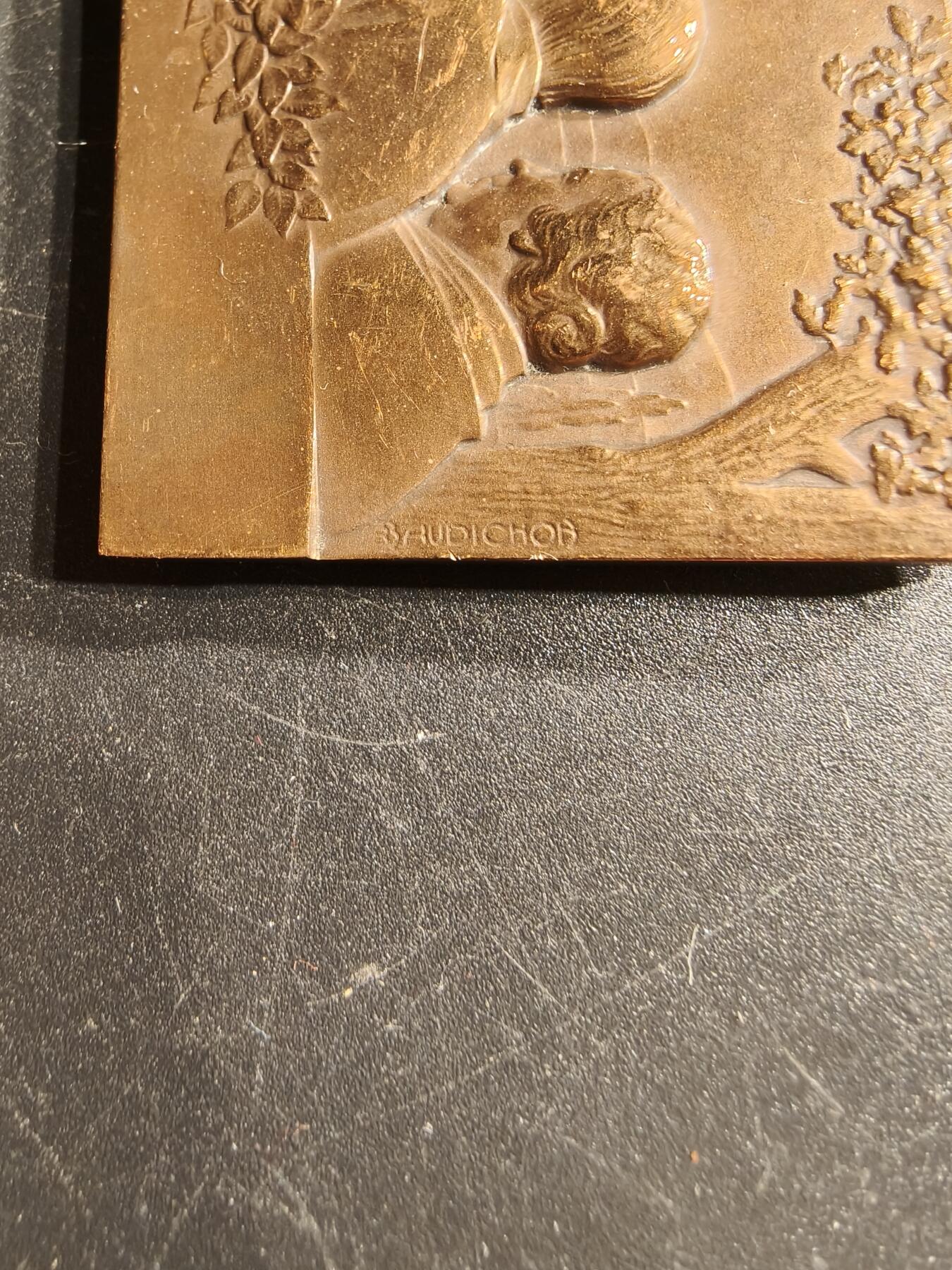 老王徽章第166期 法国金婚方形大铜章     尺寸55×40mm.   重量62g