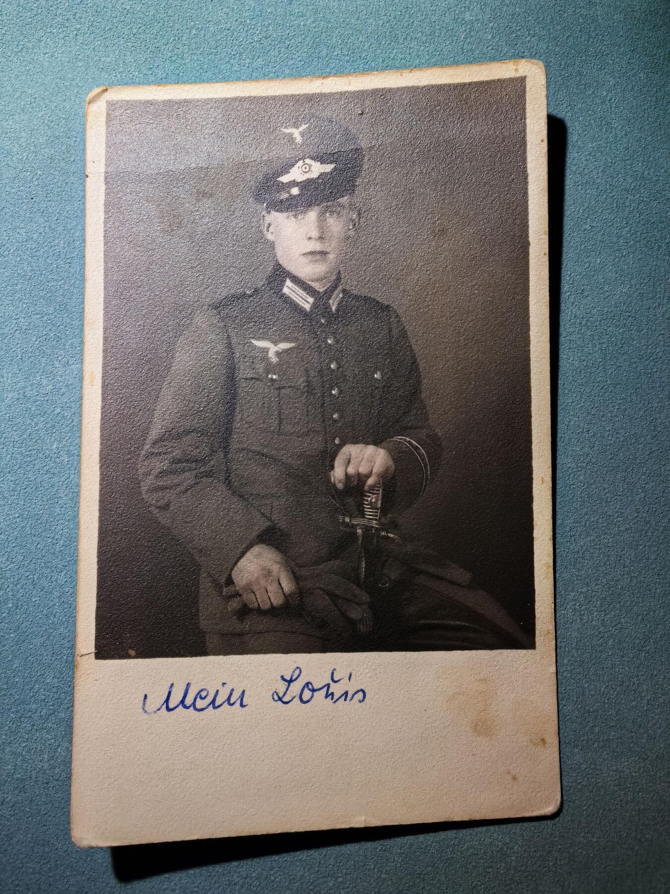 盛世勋华——号角文化勋章邮票专场拍卖第290期 德国（1939）空军士官肖像照片 少见着袖标带佩剑