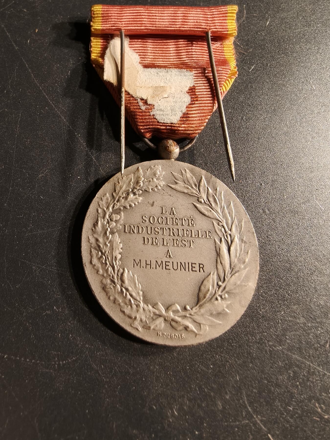 老王徽章第166期 法国银级东方工业协会奖章    950银     27.2g