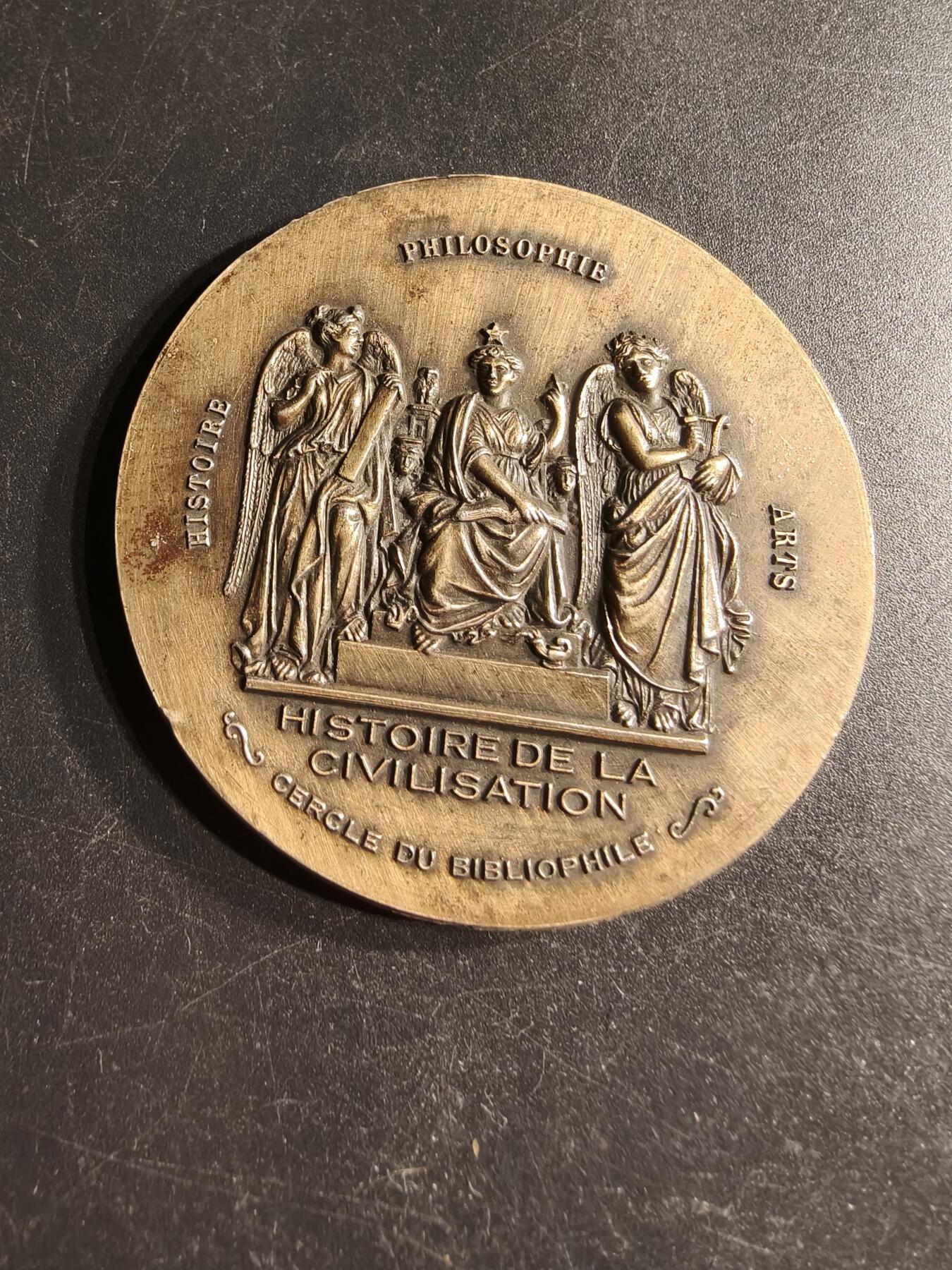 老王徽章第166期 法国“文明的历史”纪念章     直径56mm.    重量49g