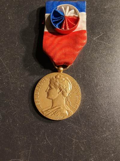 老王徽章第166期 - 法国金级劳工奖章    950银镀金    13.6g